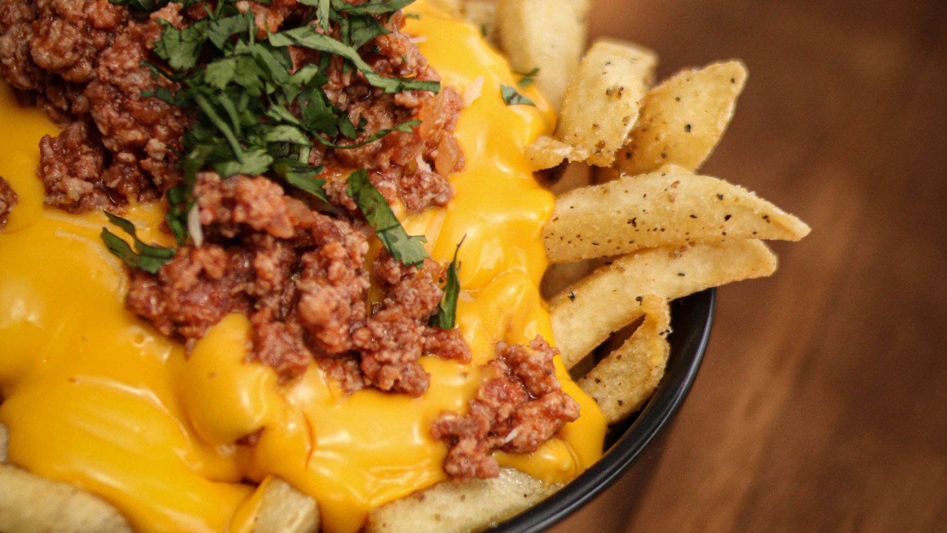 15. Frites au chili et au fromage