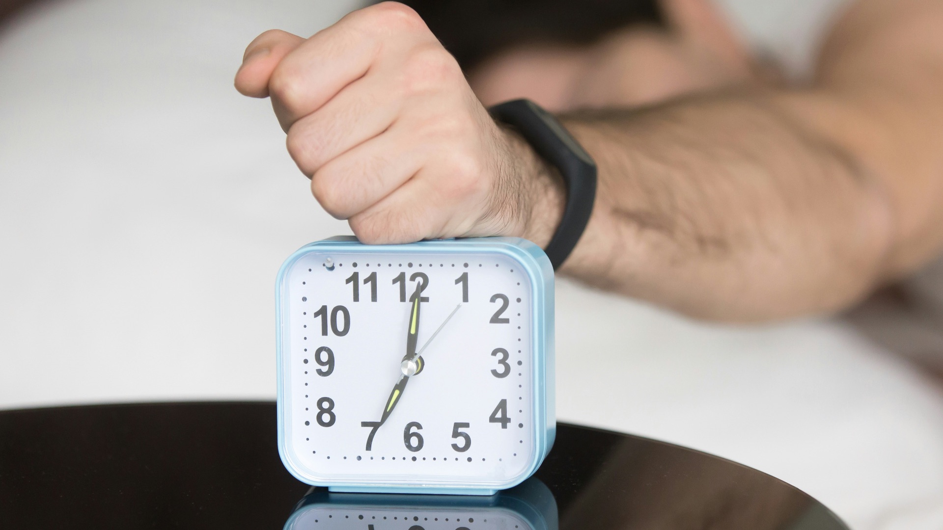 1. Tu n'arrêtes pas d'appuyer sur le bouton « snooze »
