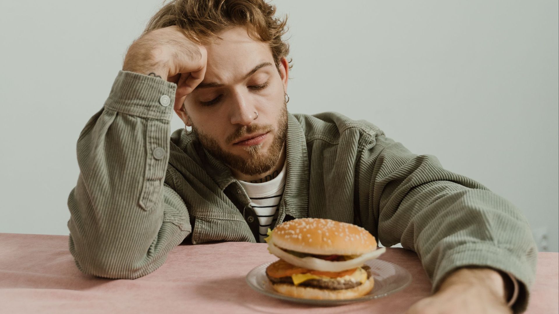 10 aliments susceptibles de provoquer des brûlures d’estomac et 10 alternatives plus douces