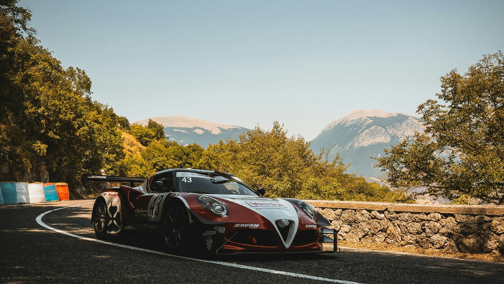 13. Alfa Romeo 4C