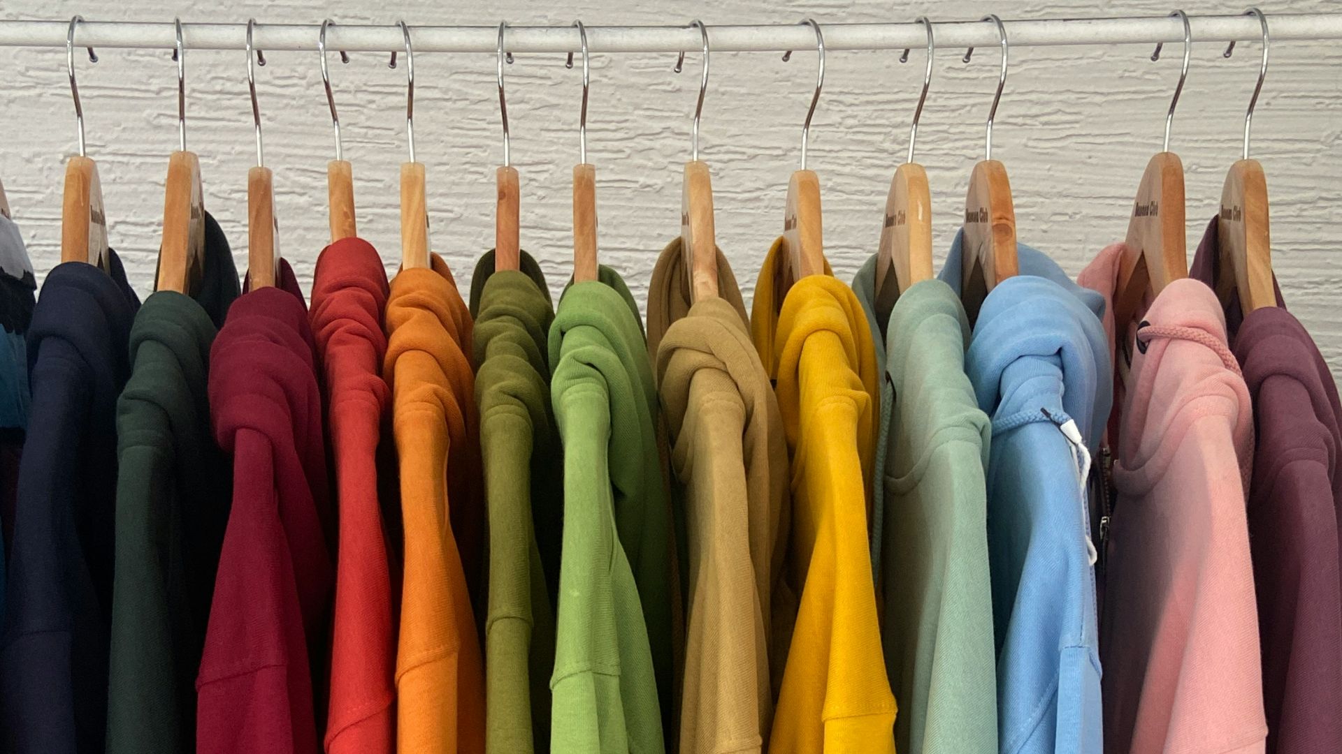 8. Le sweat à capuche