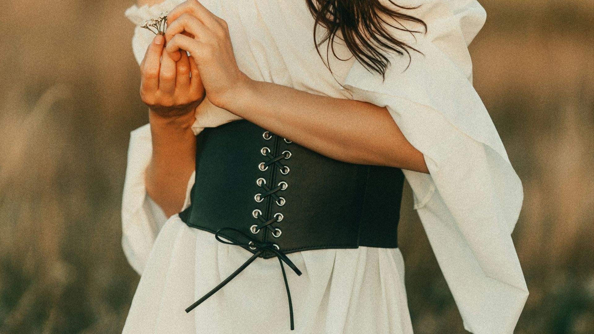 19. Les corsets comme vêtements d'extérieur