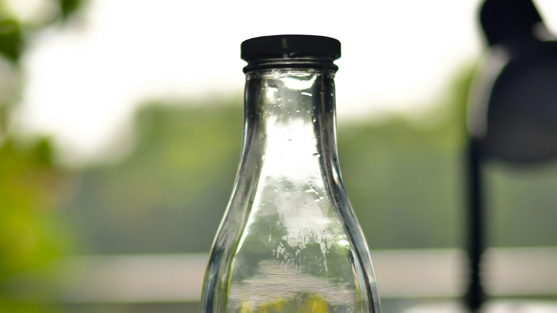 13. La bouteille de lait en verre