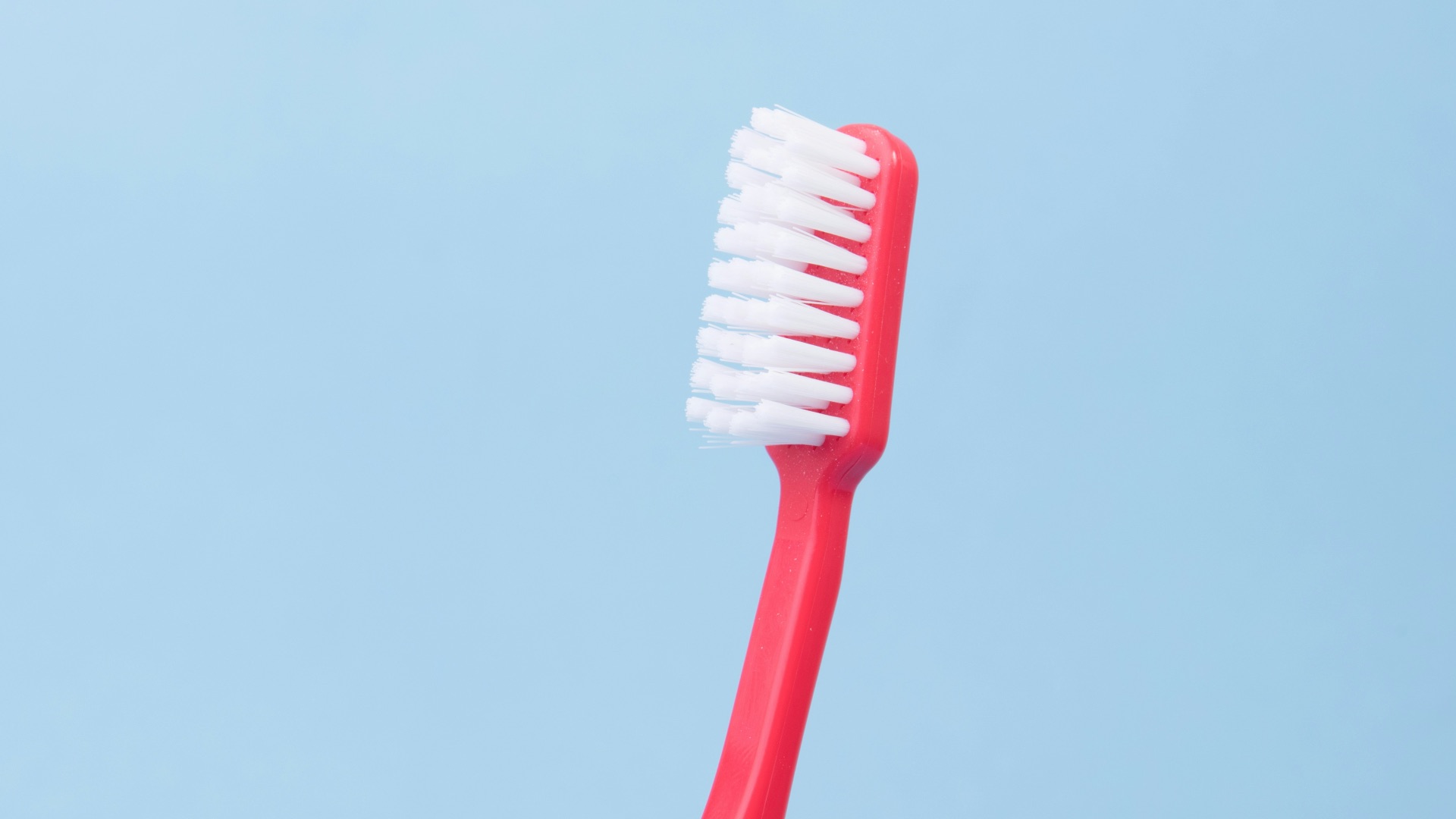 3. Remplacez votre brosse à dents avant qu'elle ne soit en piteux état