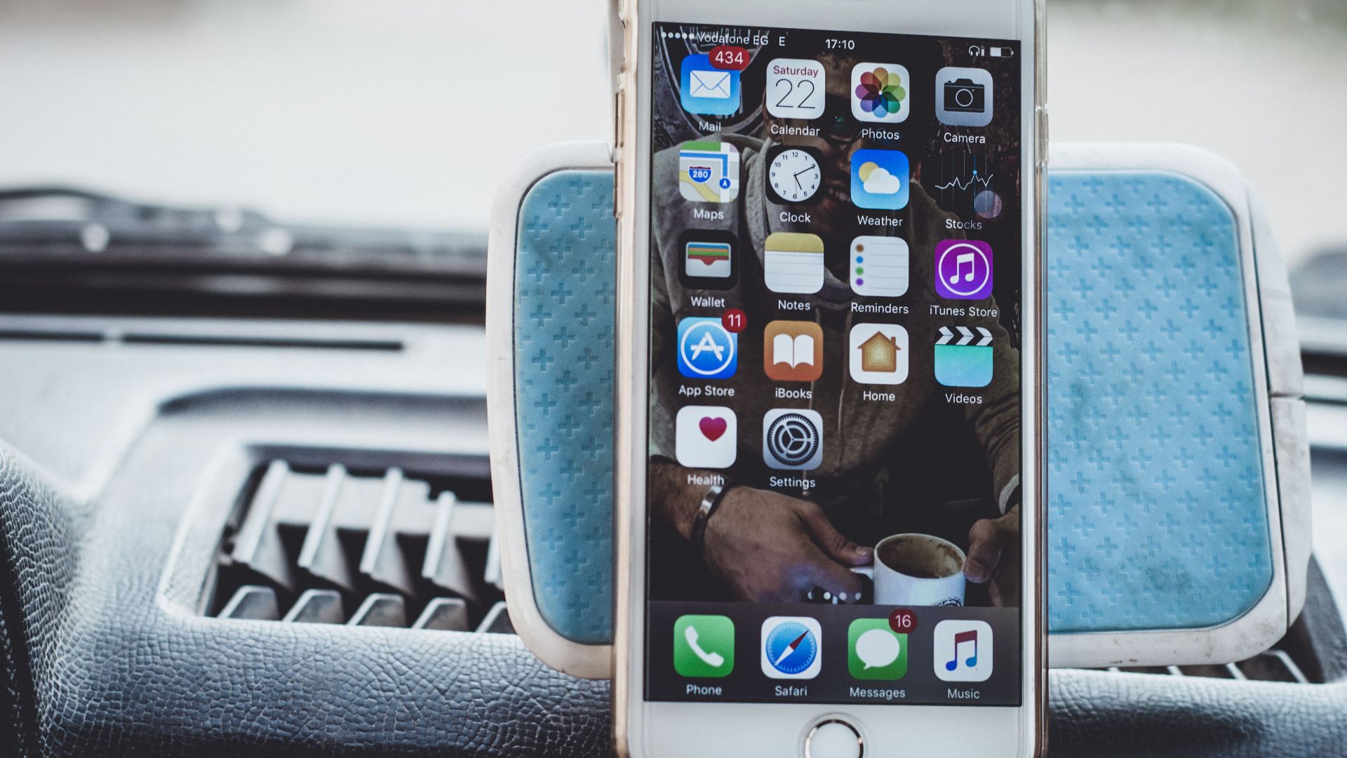 5. Téléphones intégrés aux véhicules