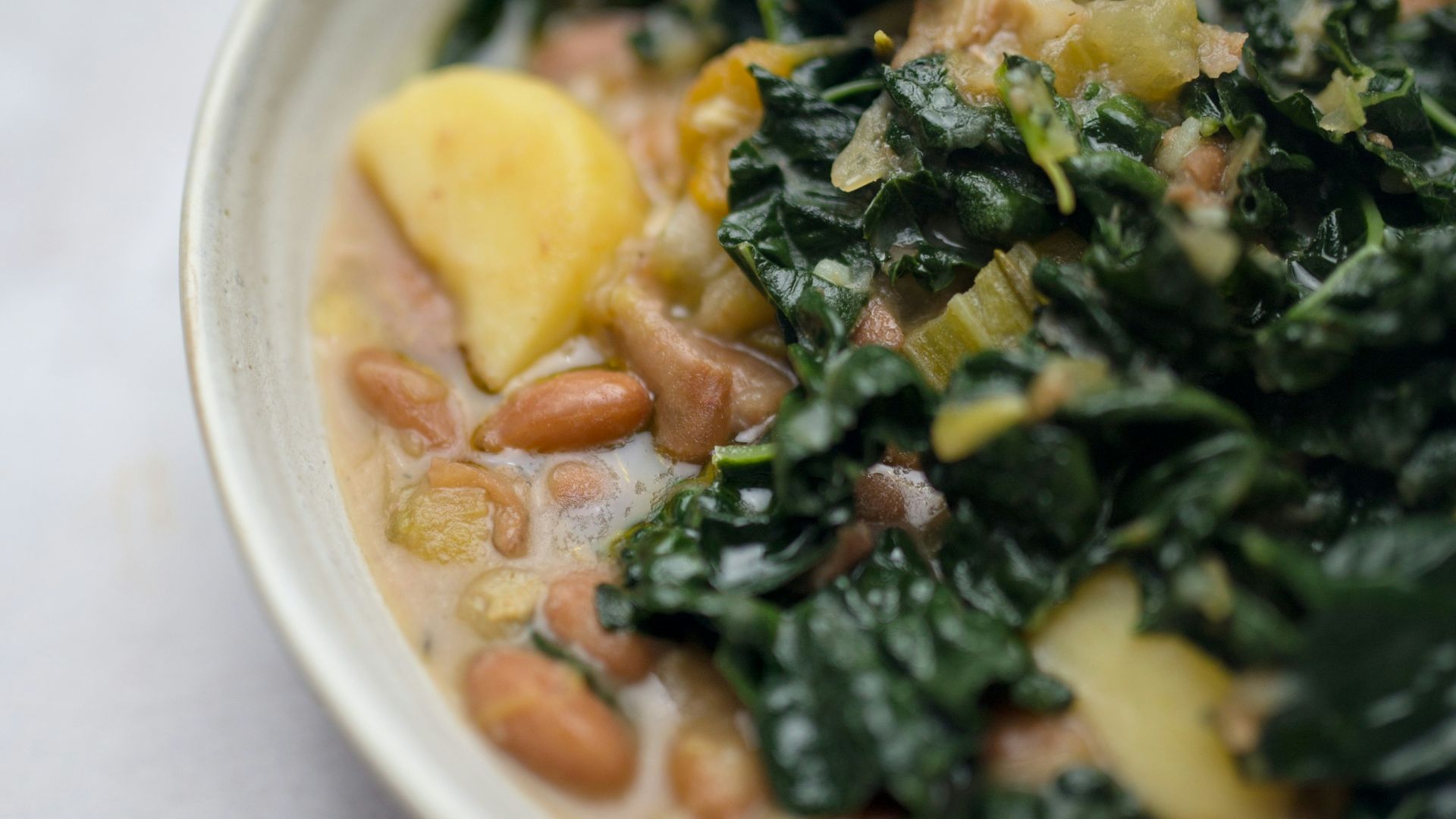 11. Soupe aux haricots blancs et au chou frisé