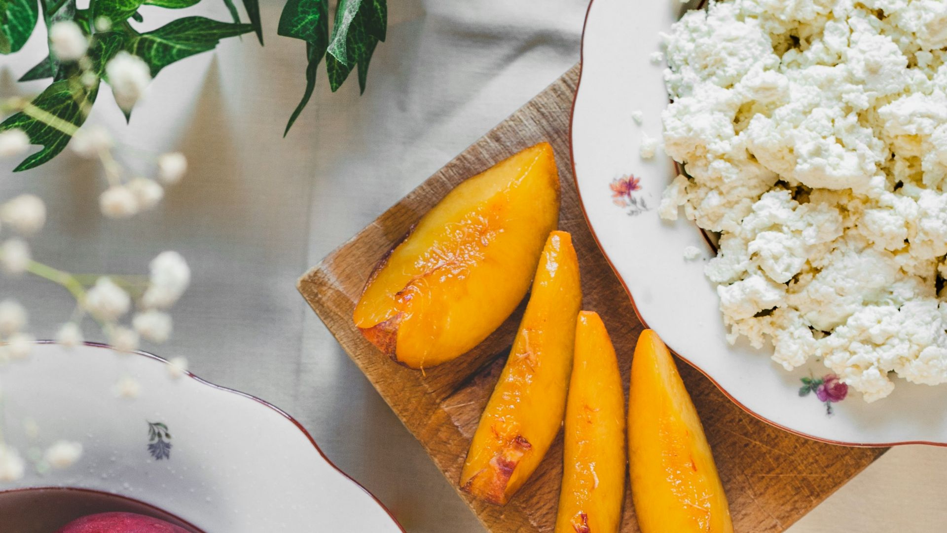 3. Fromage blanc et moitiés de pêches en conserve