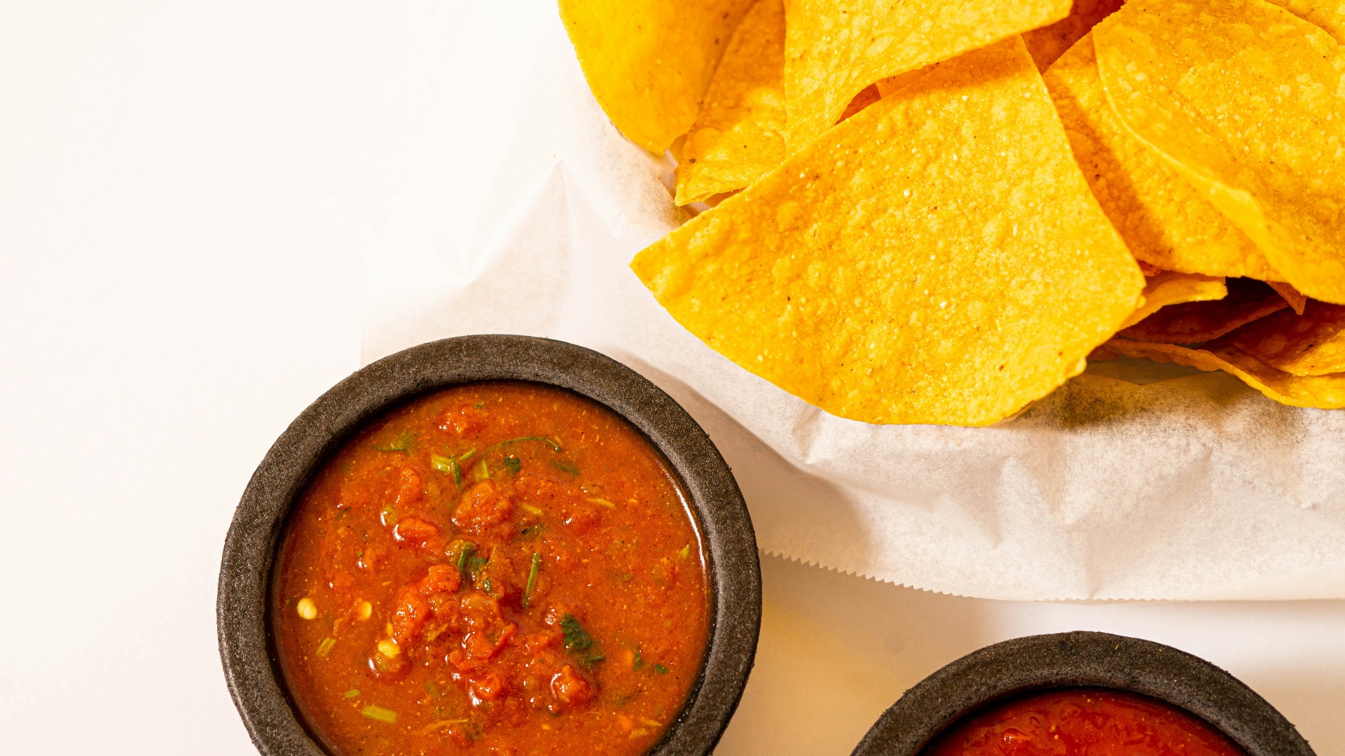 12. Recharges de chips et de salsa
