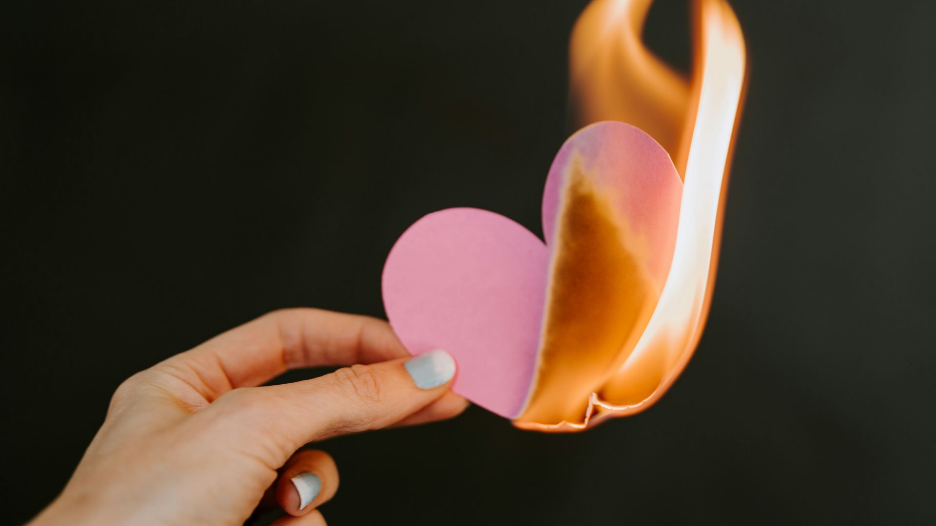 20 comportements passifs-agressifs que les femmes adoptent dans leurs relations et que les hommes remarquent