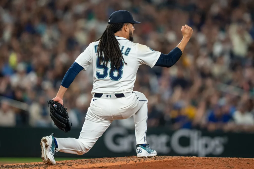 The Mariners are willing to take a financial hit to trade Luis Castillo