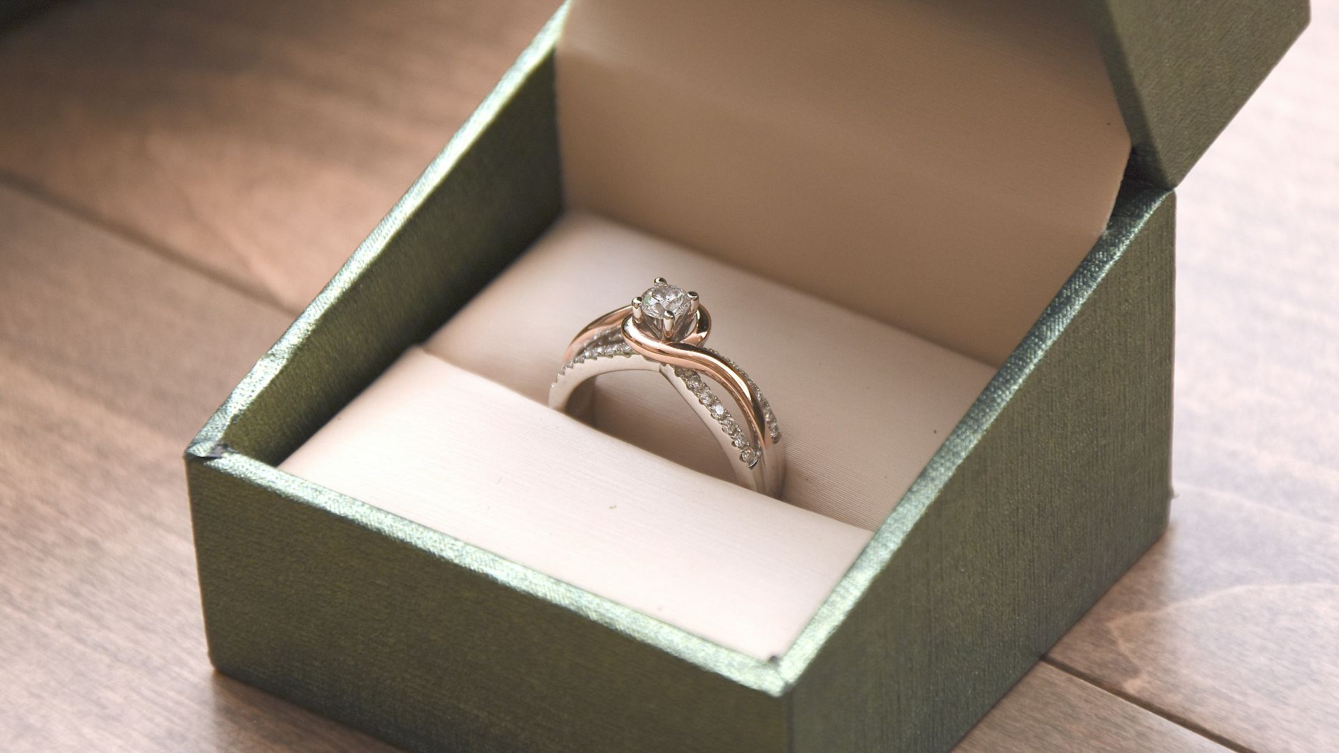 7. Faire sa demande en mariage à une femme qu’il n’avait jamais rencontrée