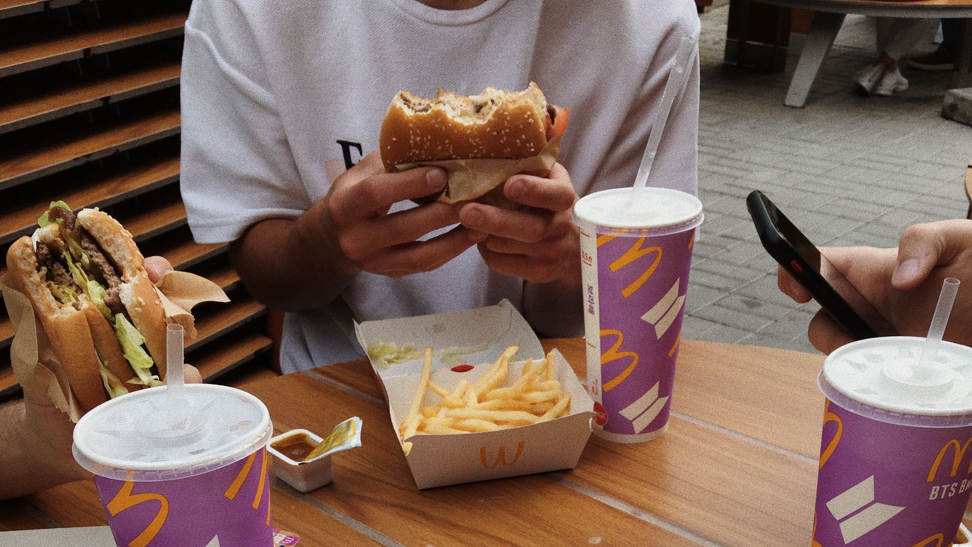 10 plats de fast-food qui ont discrètement disparu malgré leurs fidèles adeptes, et 10 qui refusent de disparaître