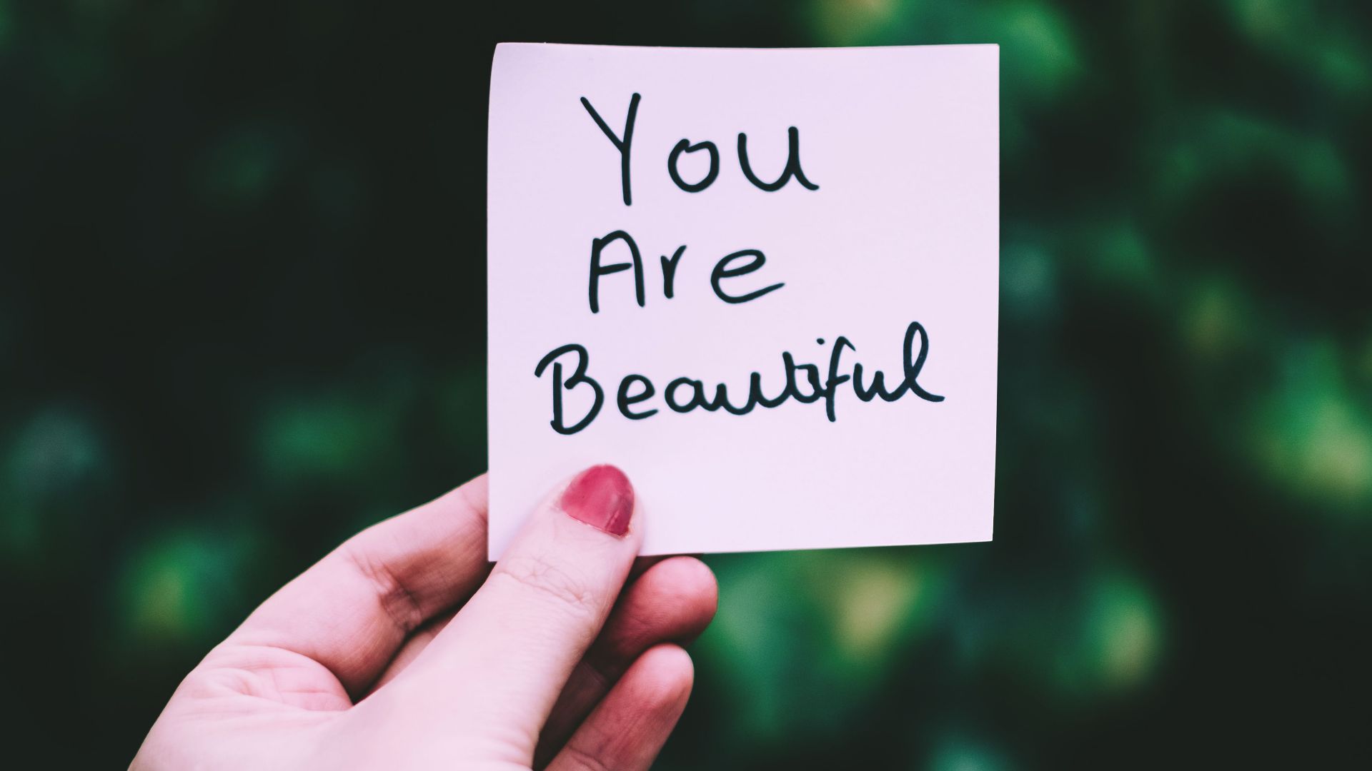 17. Ils font des compliments sans être précis