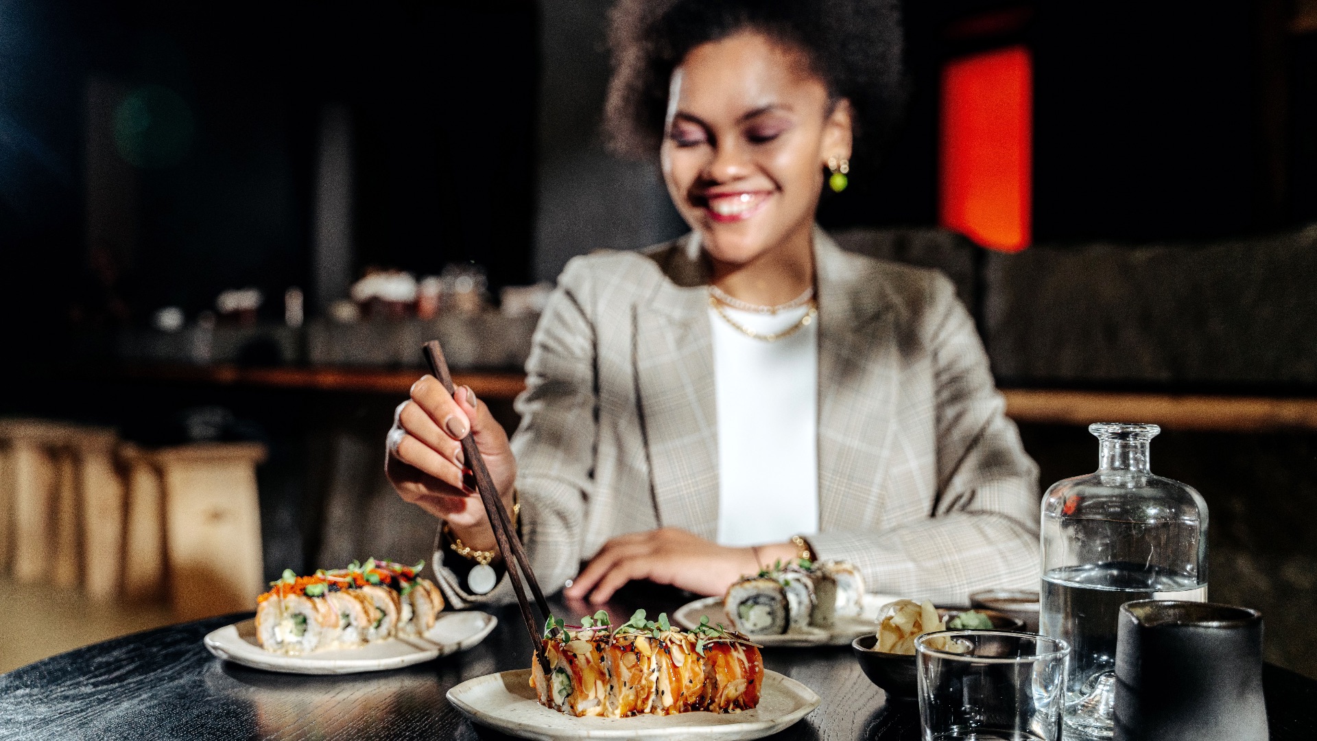 10. Porter un parfum trop fort au comptoir de sushis