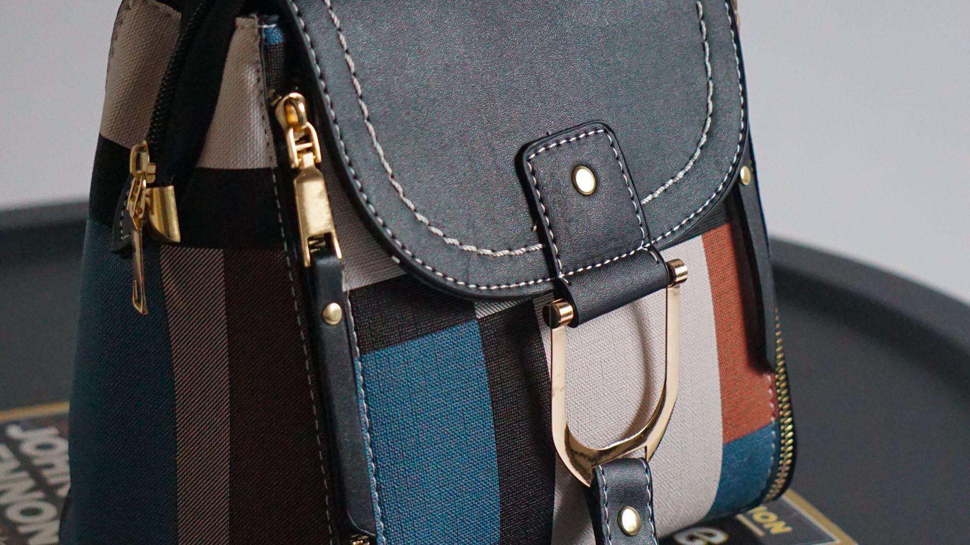 13. Sacs à main en simili-cuir patchwork