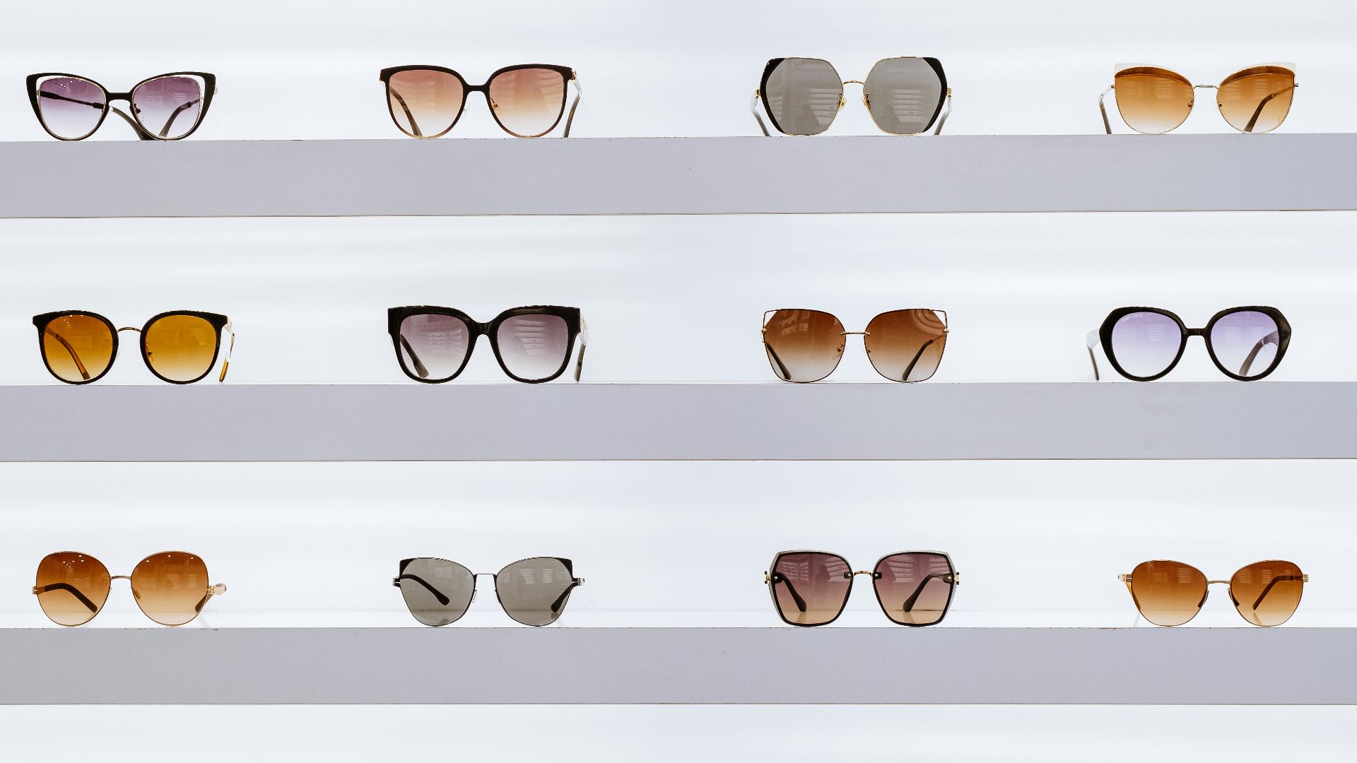 8. Des lunettes de soleil bien ajustées