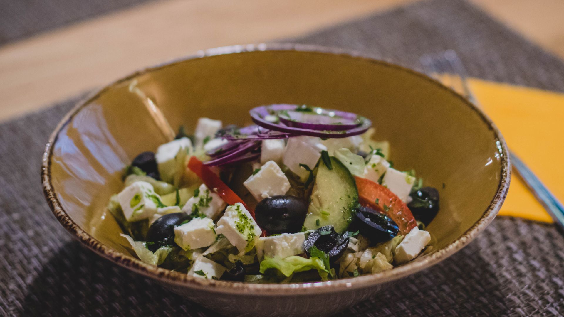 8. Salade grecque au poulet