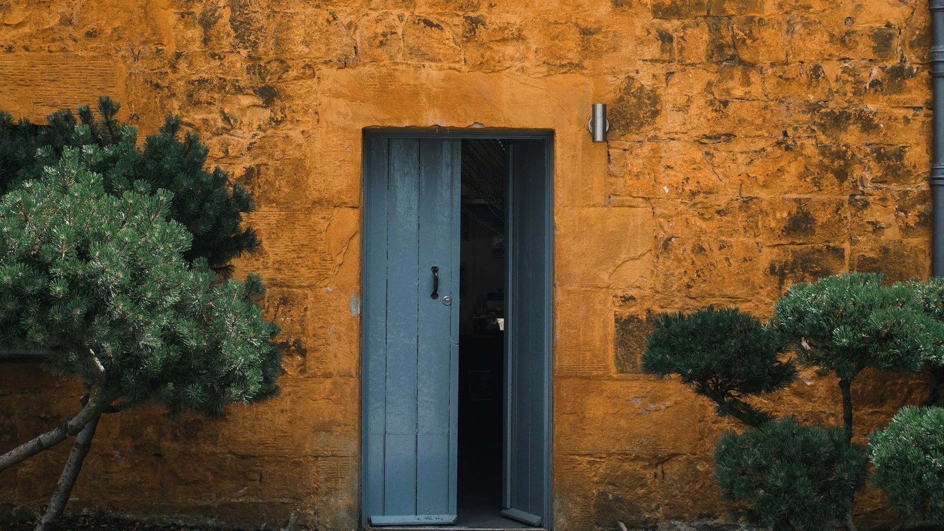 2. Une porte d'entrée en acier