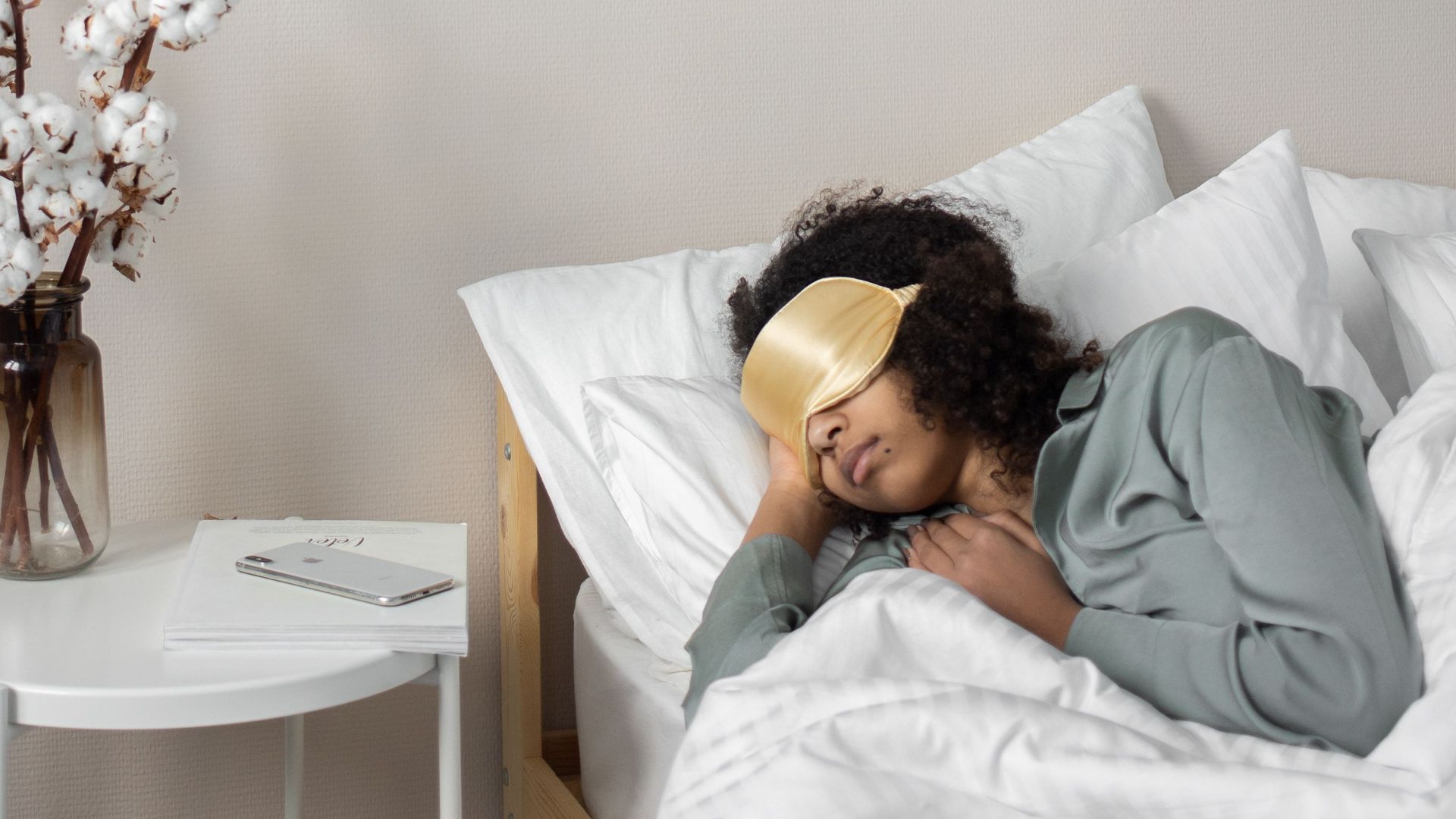 10. Dormir sur le côté avec un soutien sous la taille