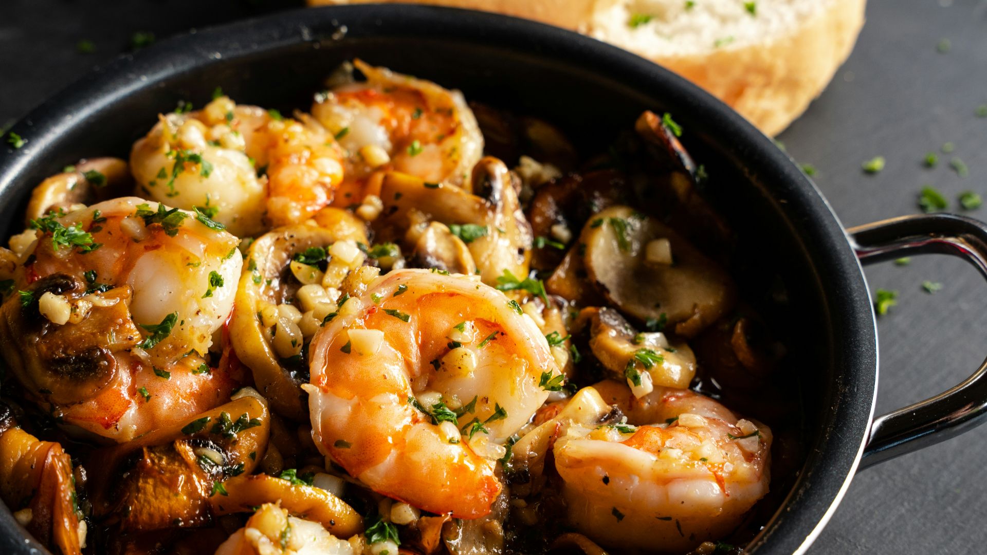 8. Crevettes au beurre à l'ail