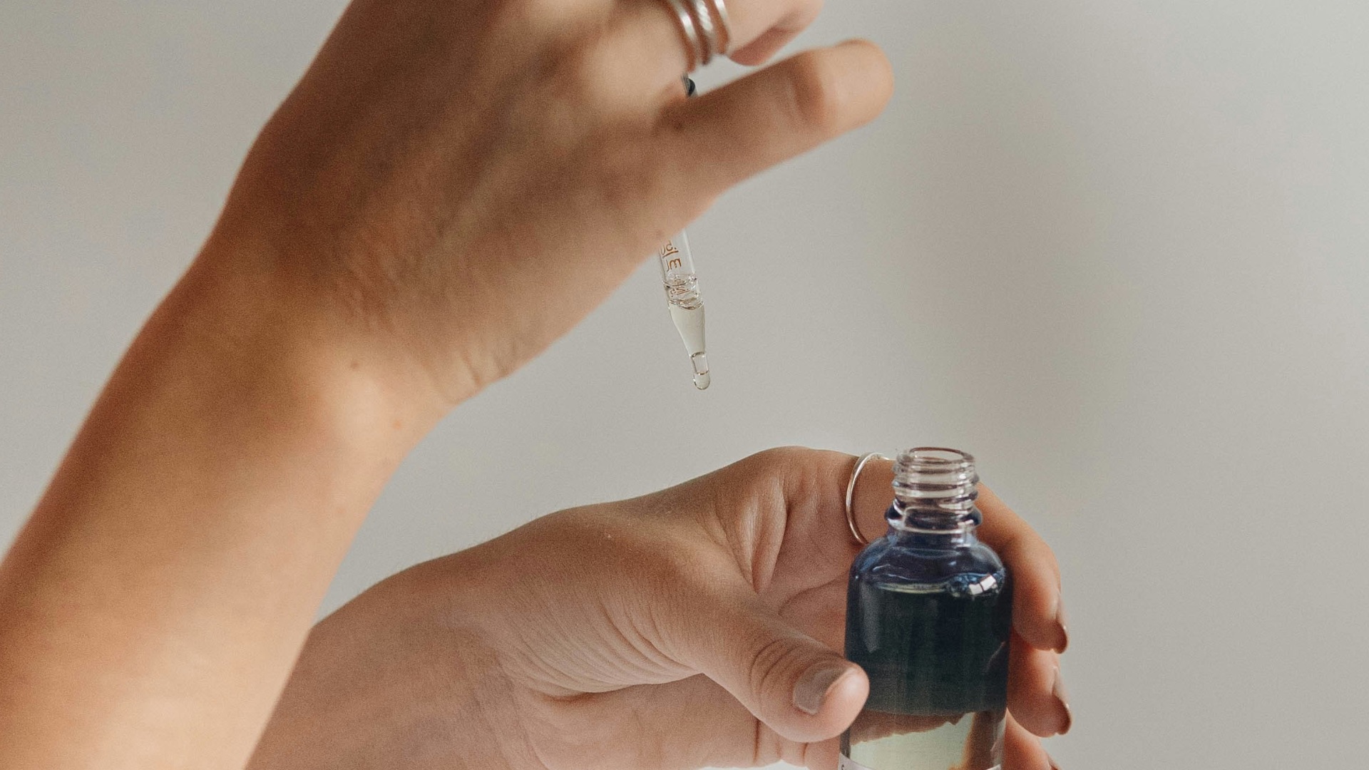 4. Tester les nouveaux produits de soin sur une petite zone de peau