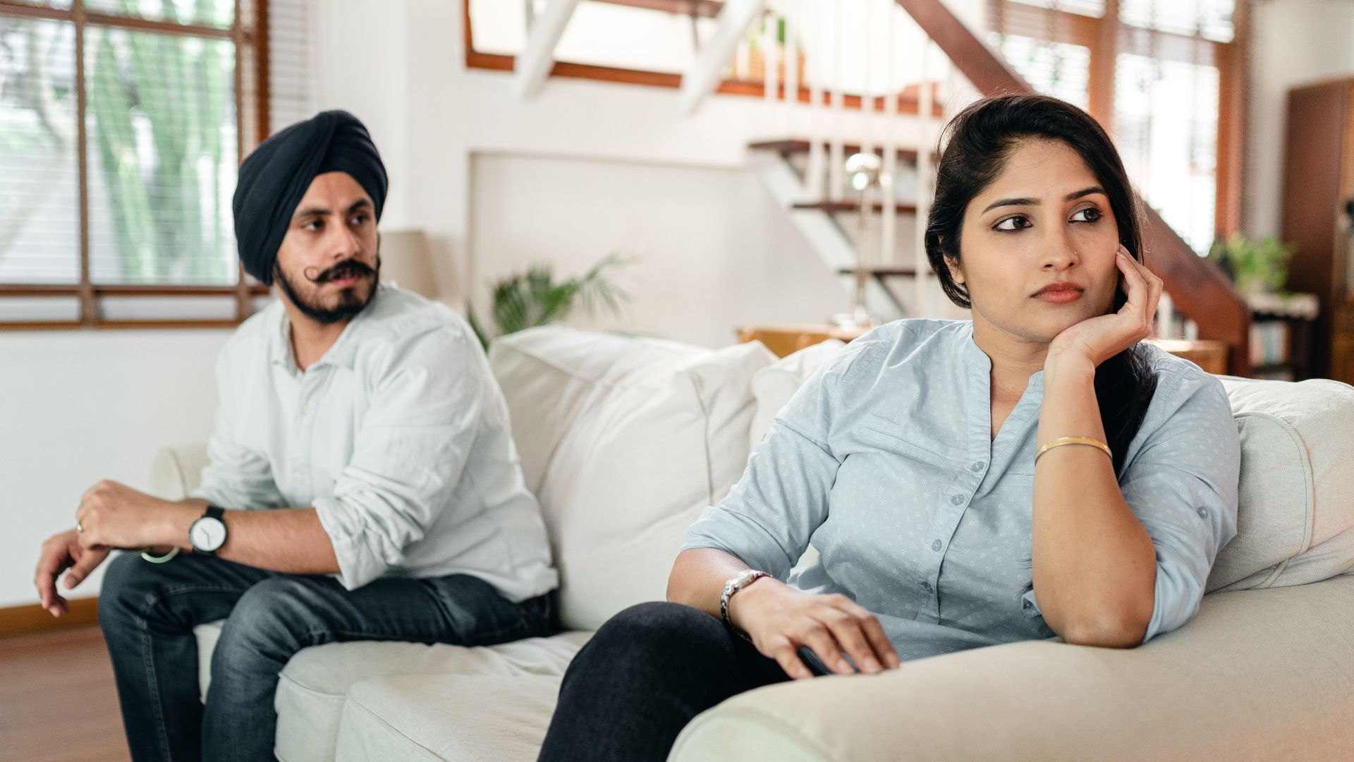 20 signes qui montrent que tu manques à ton ex-femme — même si elle ne veut pas l’admettre