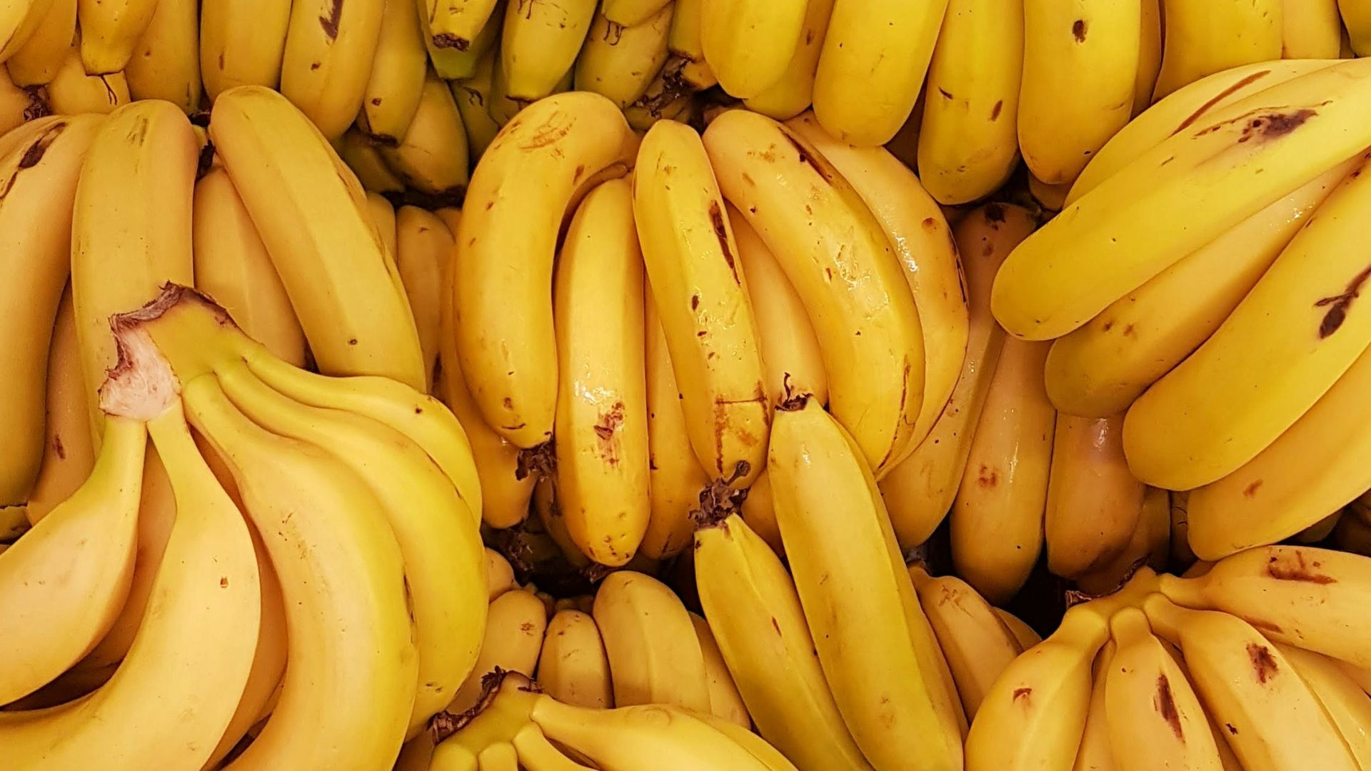 2. Séparez les bananes de la grappe