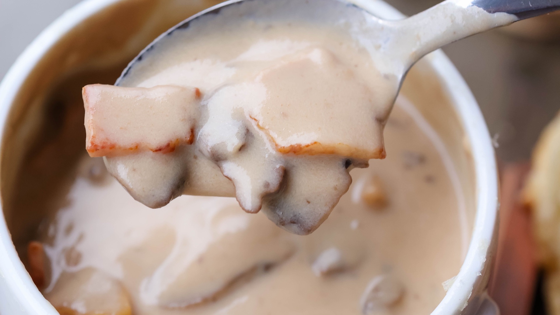 9. Manger des aliments qui vous font mal à l'estomac