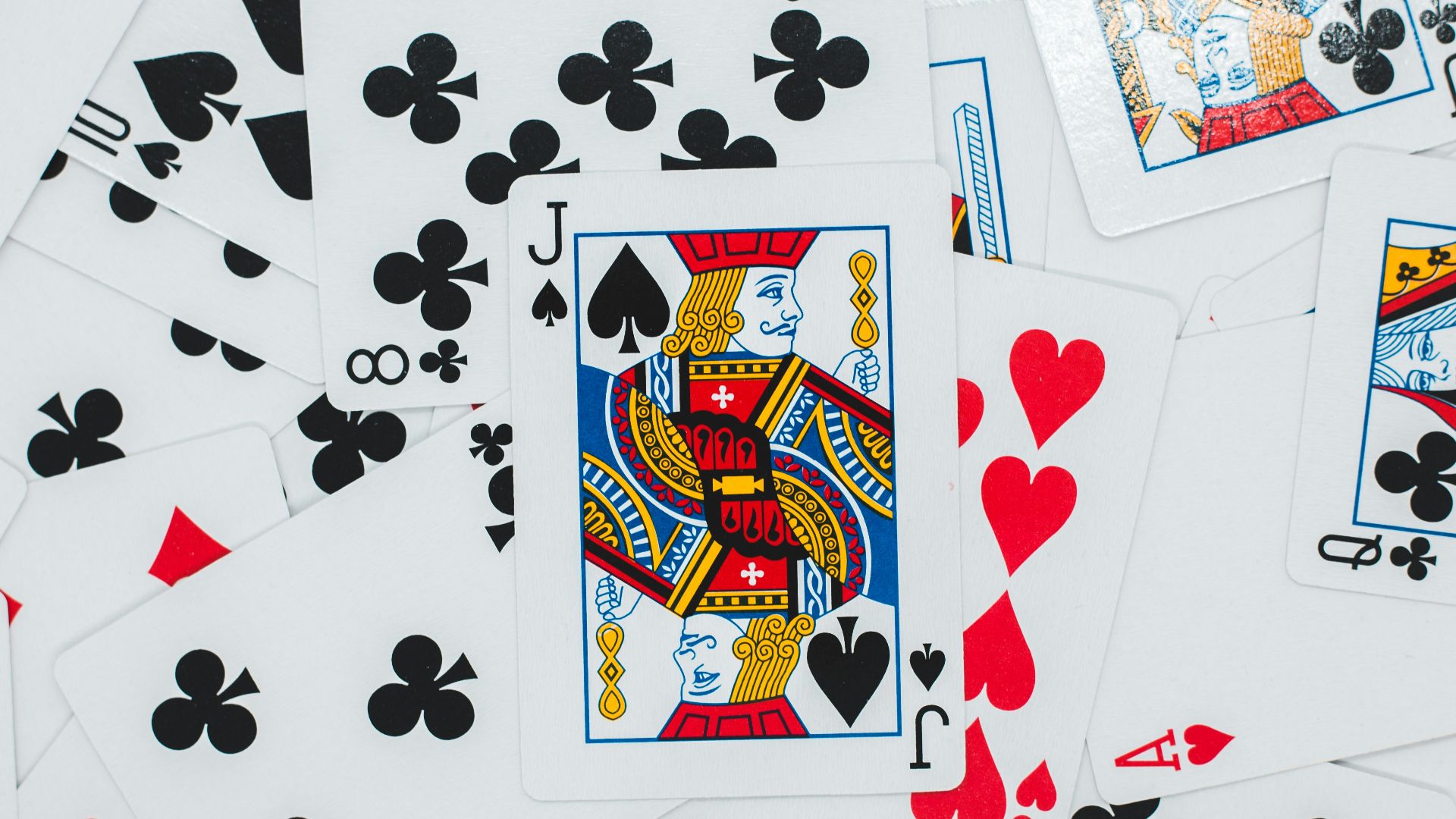 18. Le jeu de cartes « The Bridge »