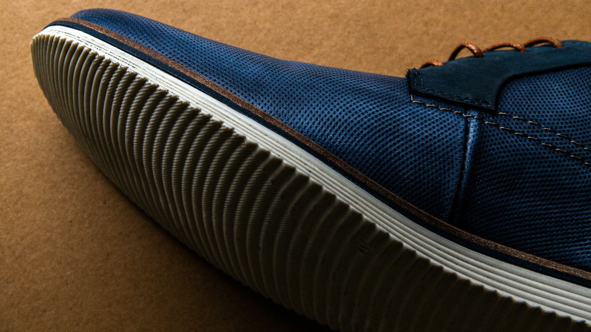 7. Choisir une couleur de chaussures inattendue