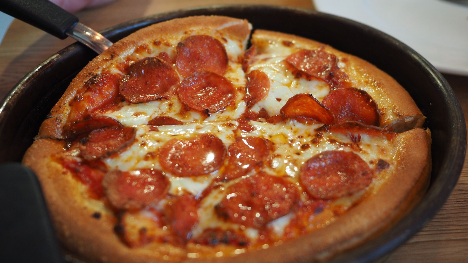 7. Pizza Pan de Pizza Hut