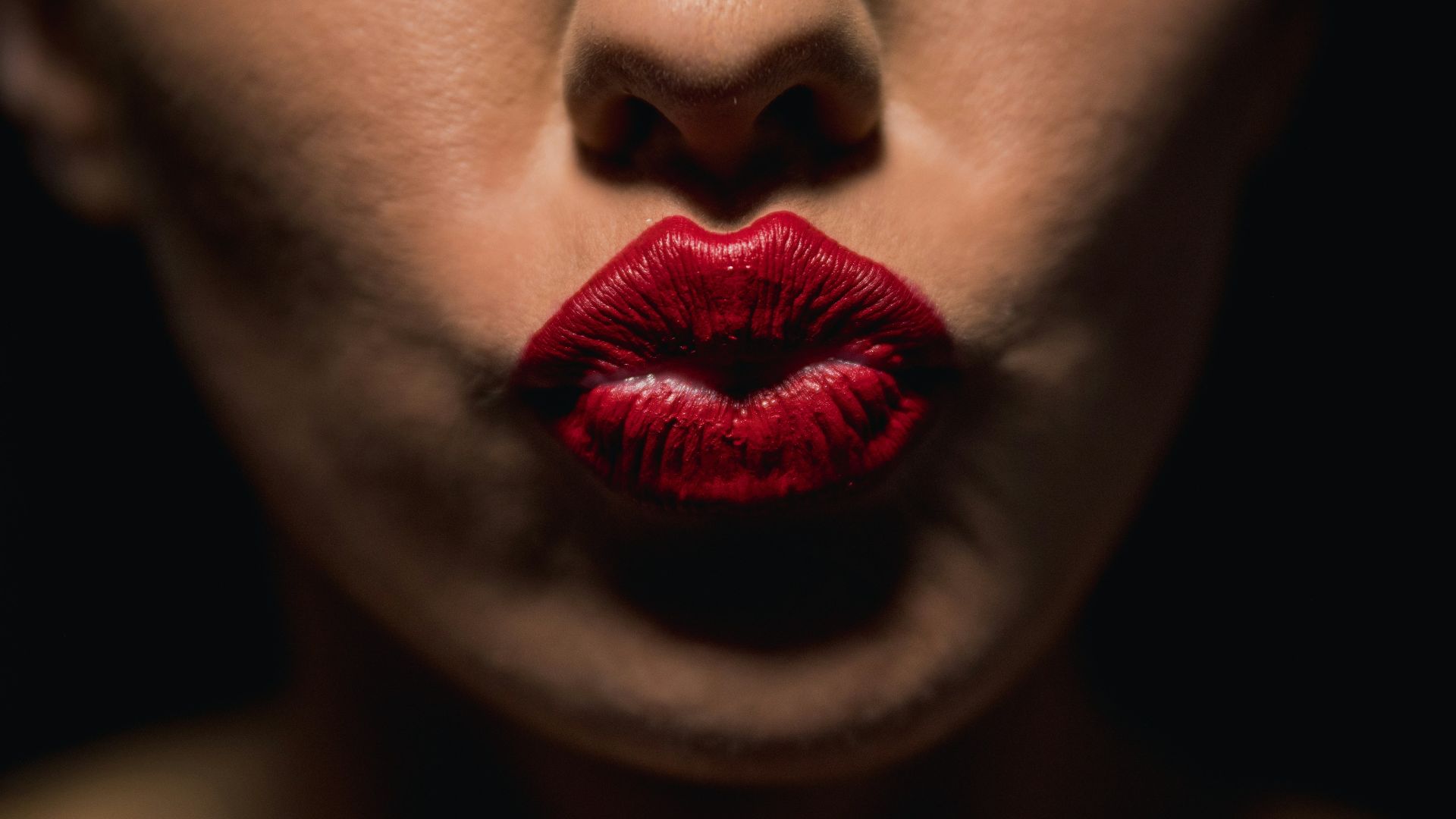 2. La touche de rouge