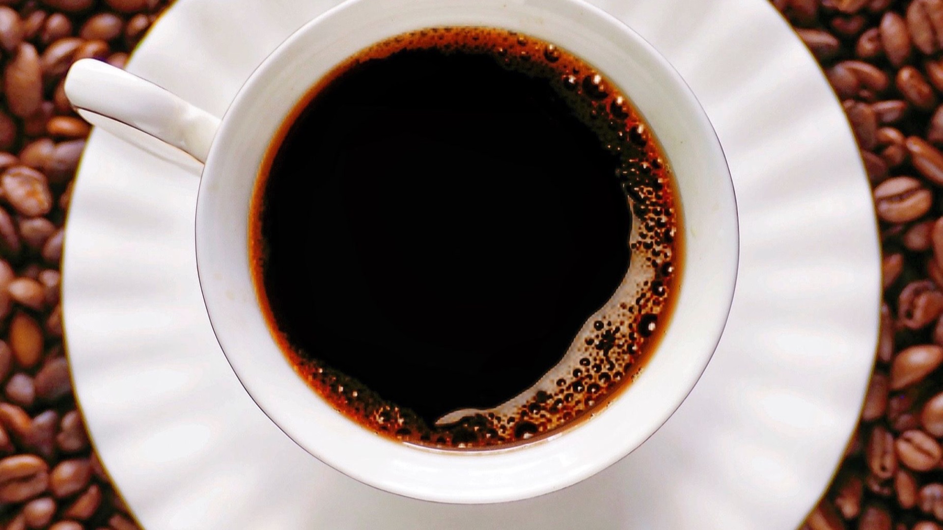 9. Attendez avant de vous brosser les dents après avoir consommé des aliments acides