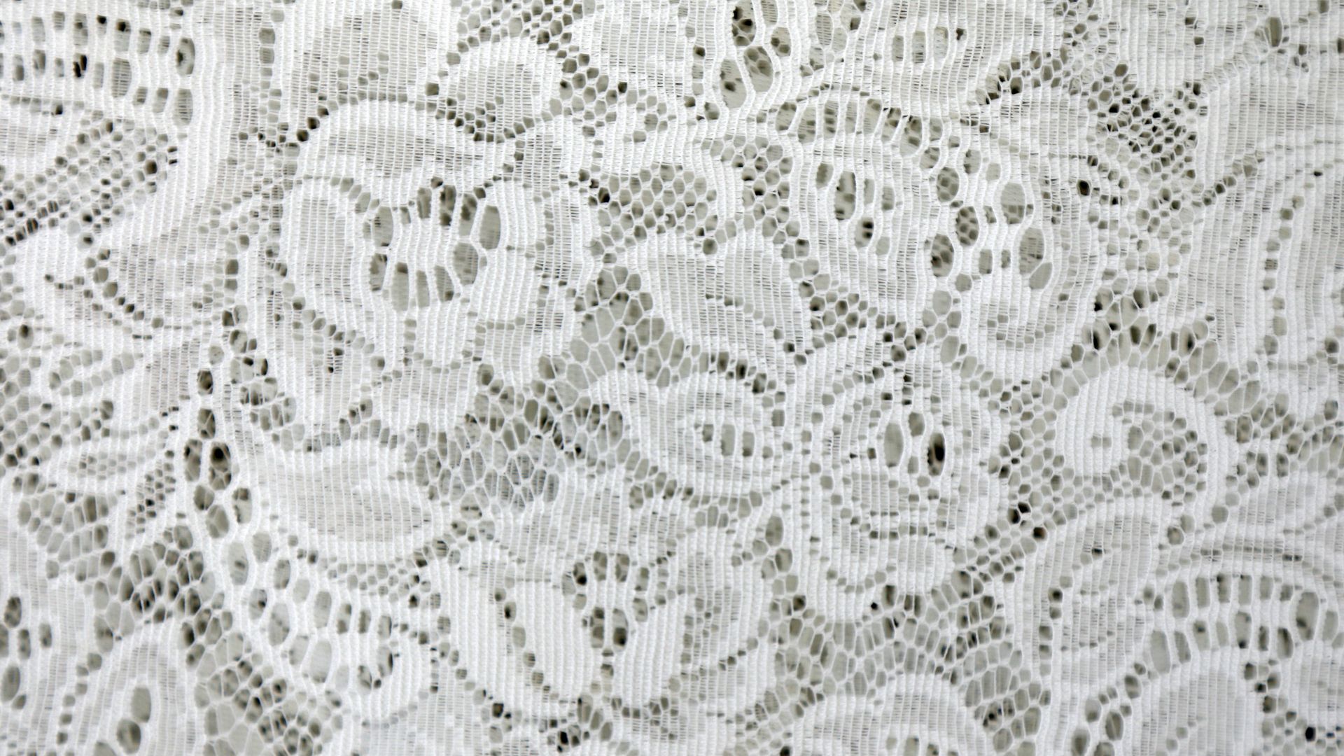10. Dentelle française raffinée