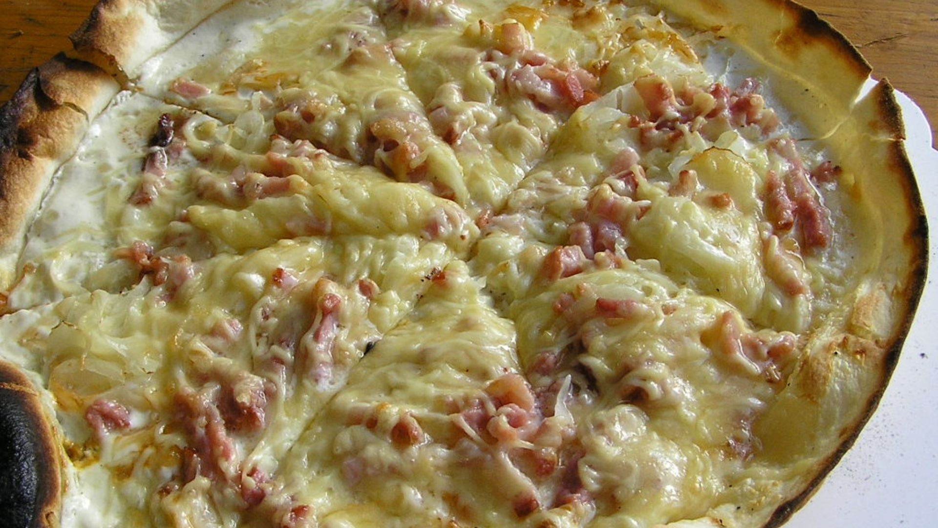 12. Flammkuchen alsacien (France)
