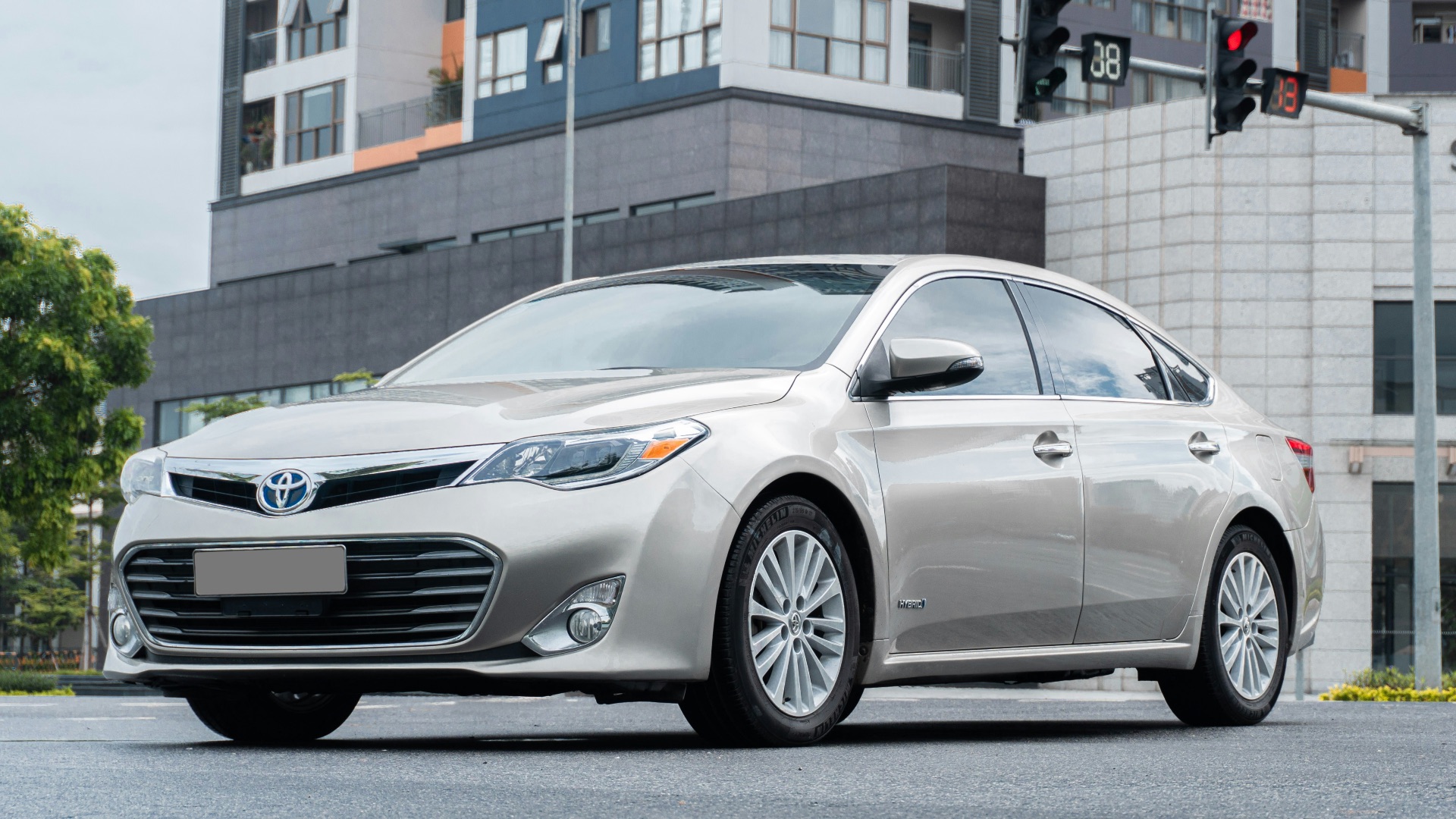 9. Toyota Camry hybride