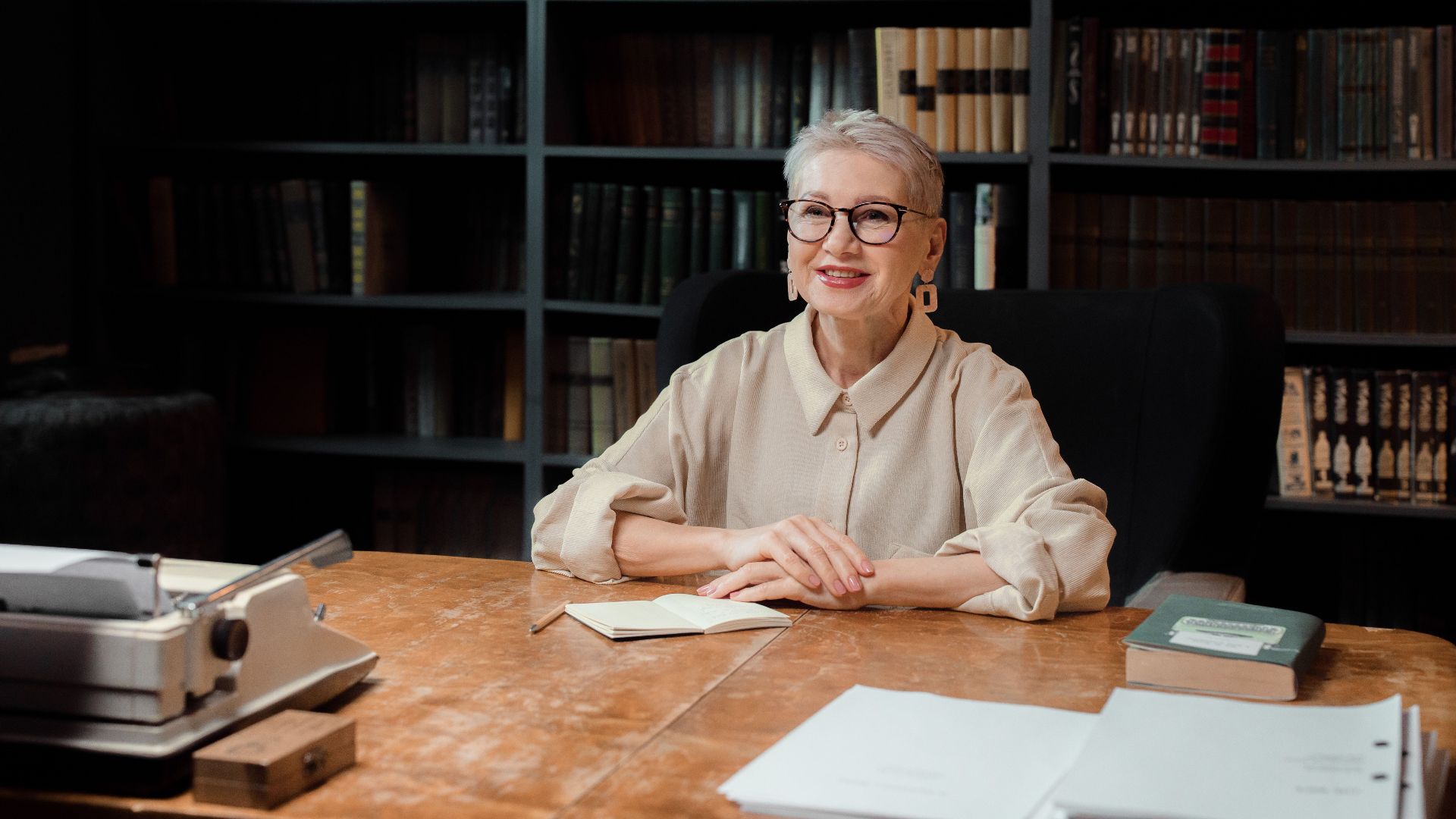 10 female historians who have never received the recognition they deserve and 10 male historians who have been overhyped
