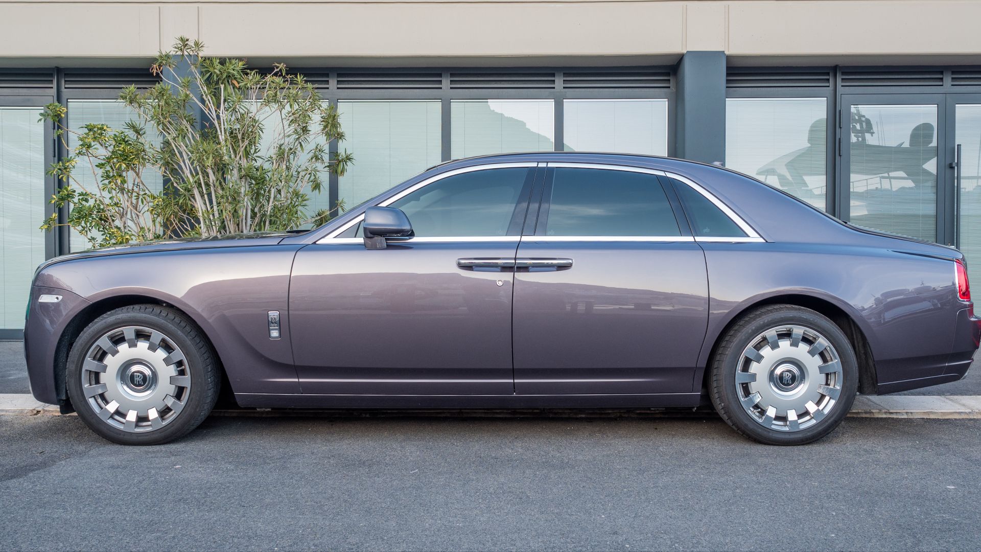 20. Rolls-Royce Ghost