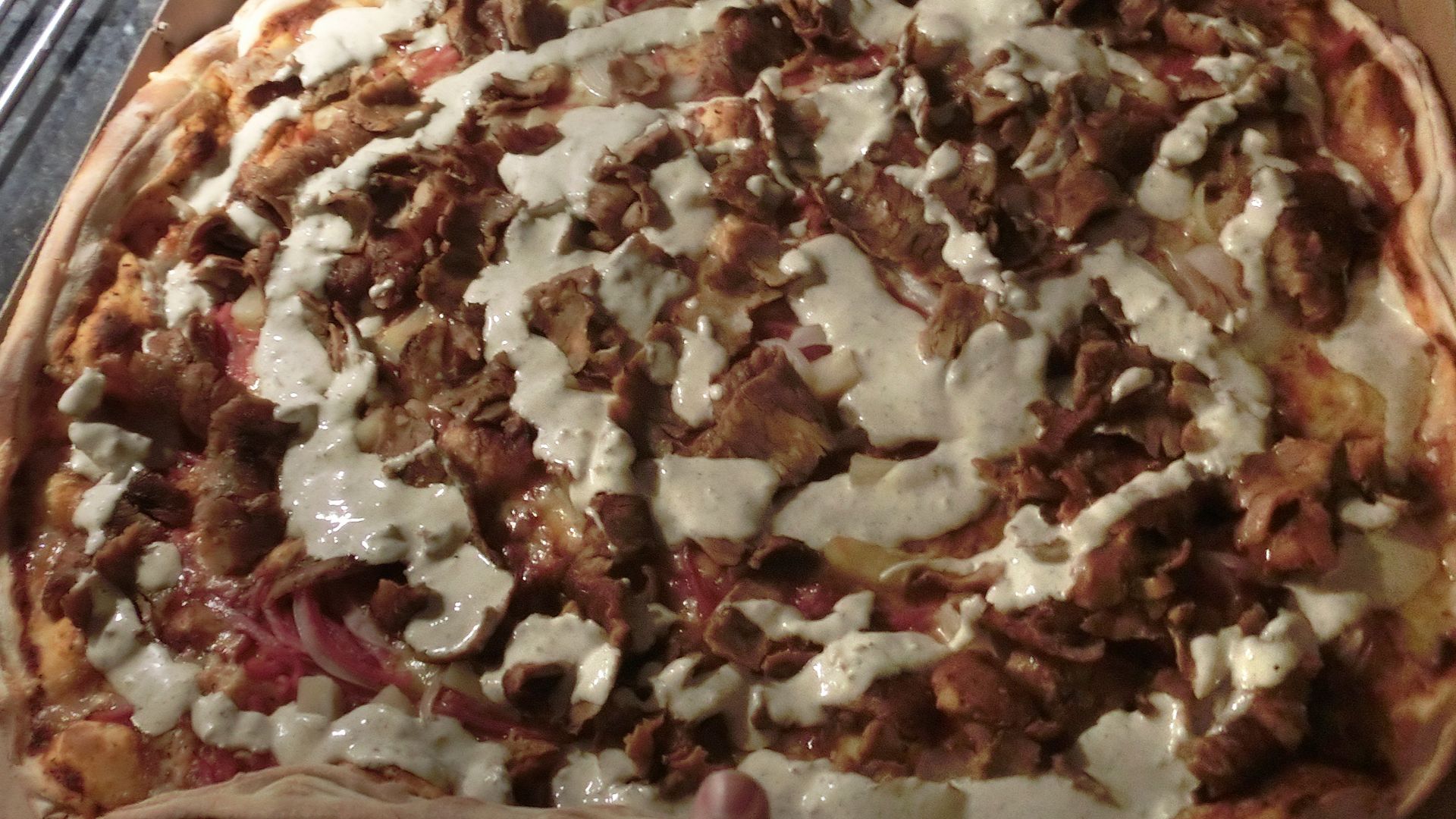 16. Pizza au kebab à la suédoise (Suède)