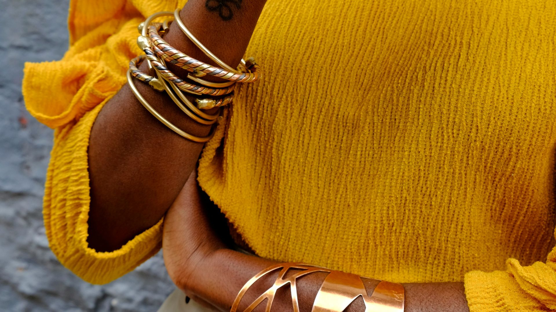 7. Porter des accessoires surdimensionnés non fixés