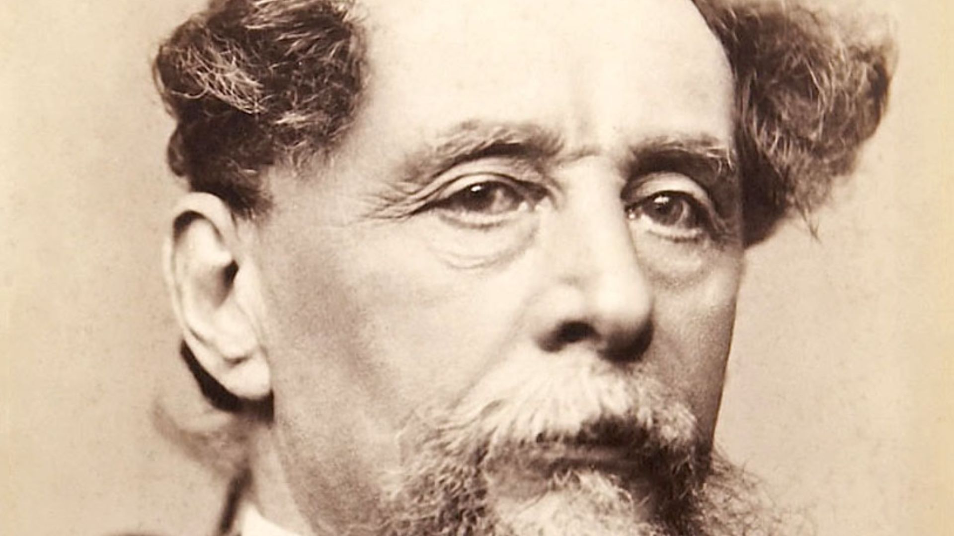 5. Le sommeil de Charles Dickens face au nord