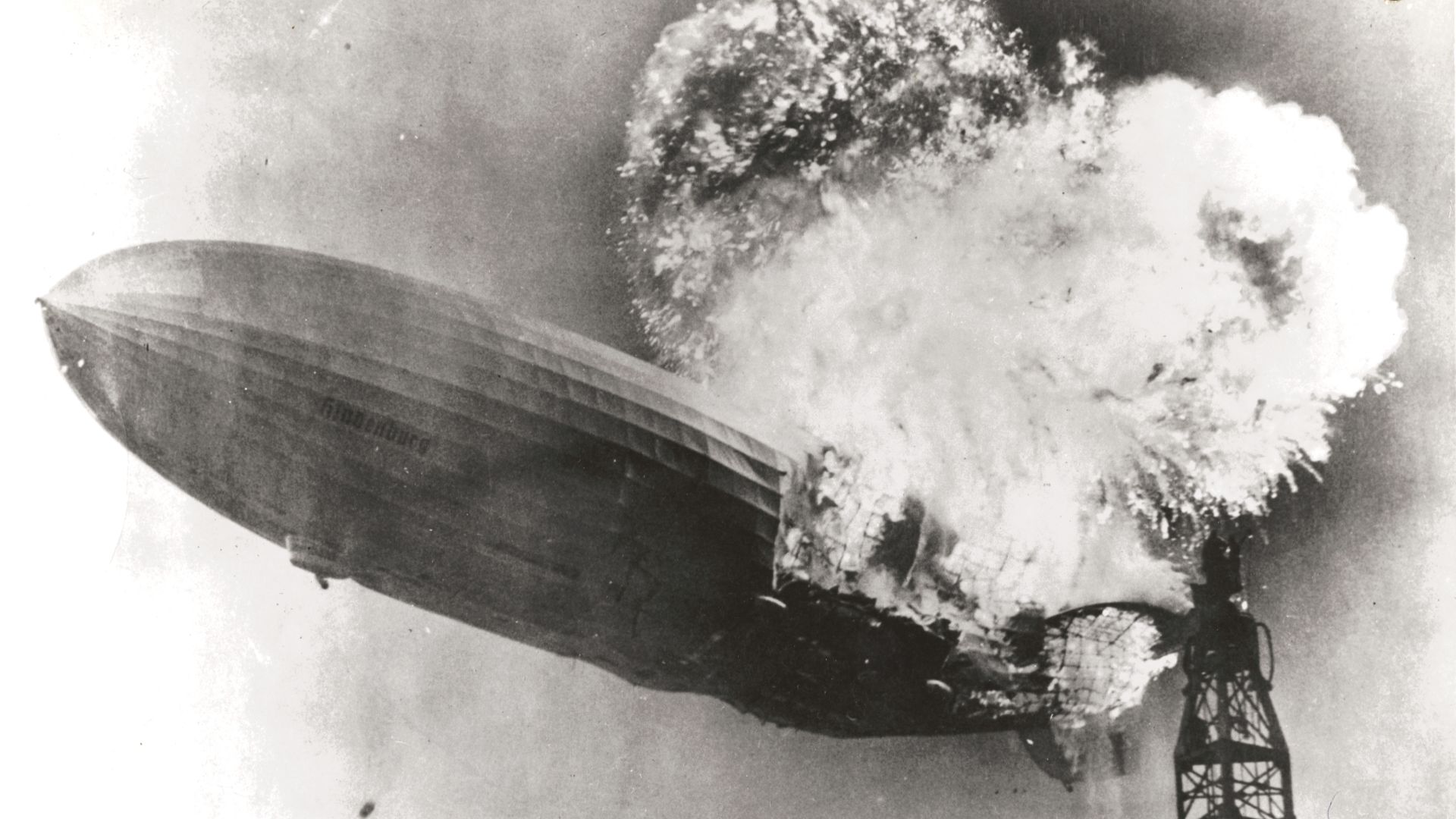 16. L'incendie du Hindenburg