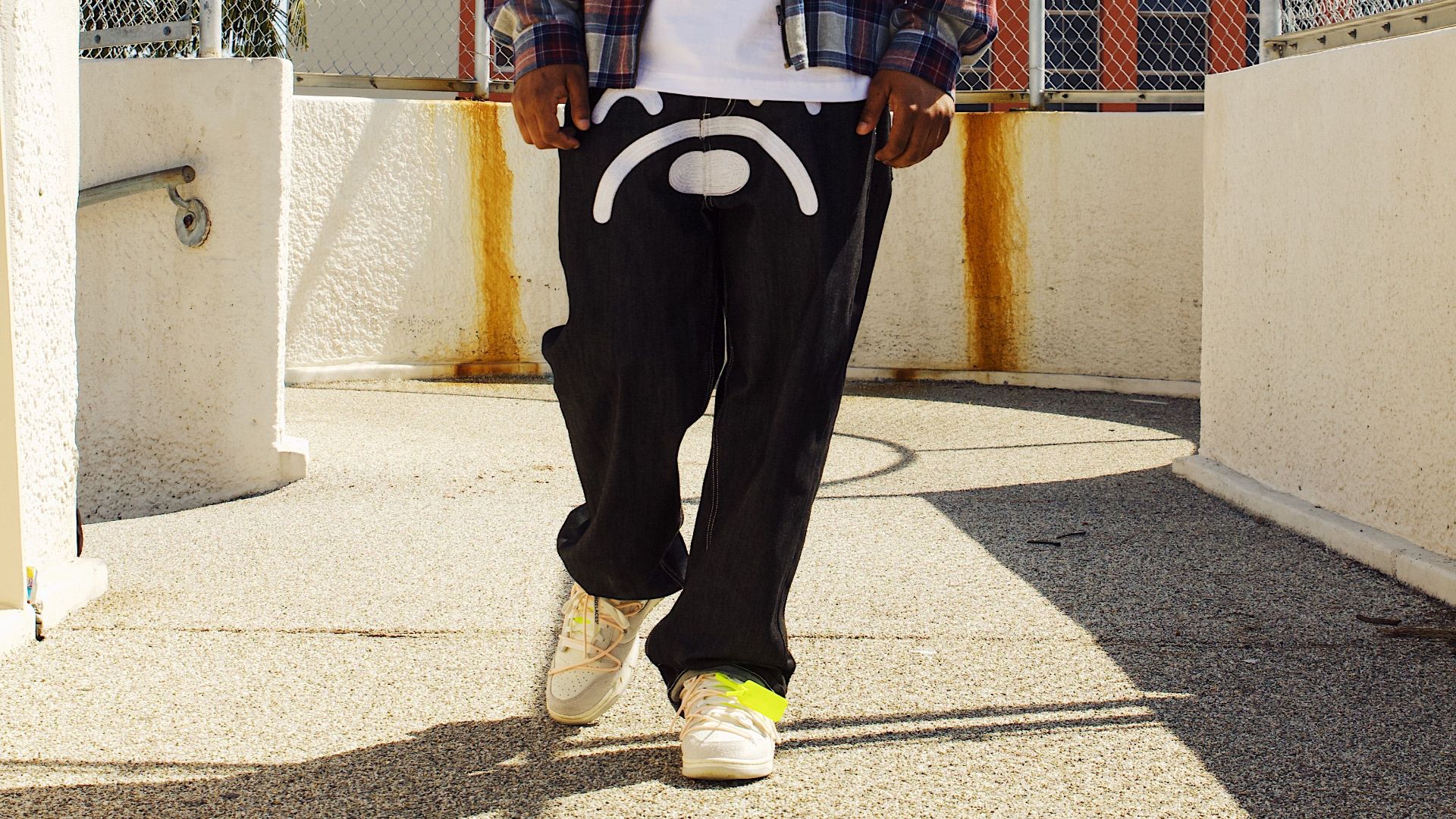 1. Les pantalons trop larges