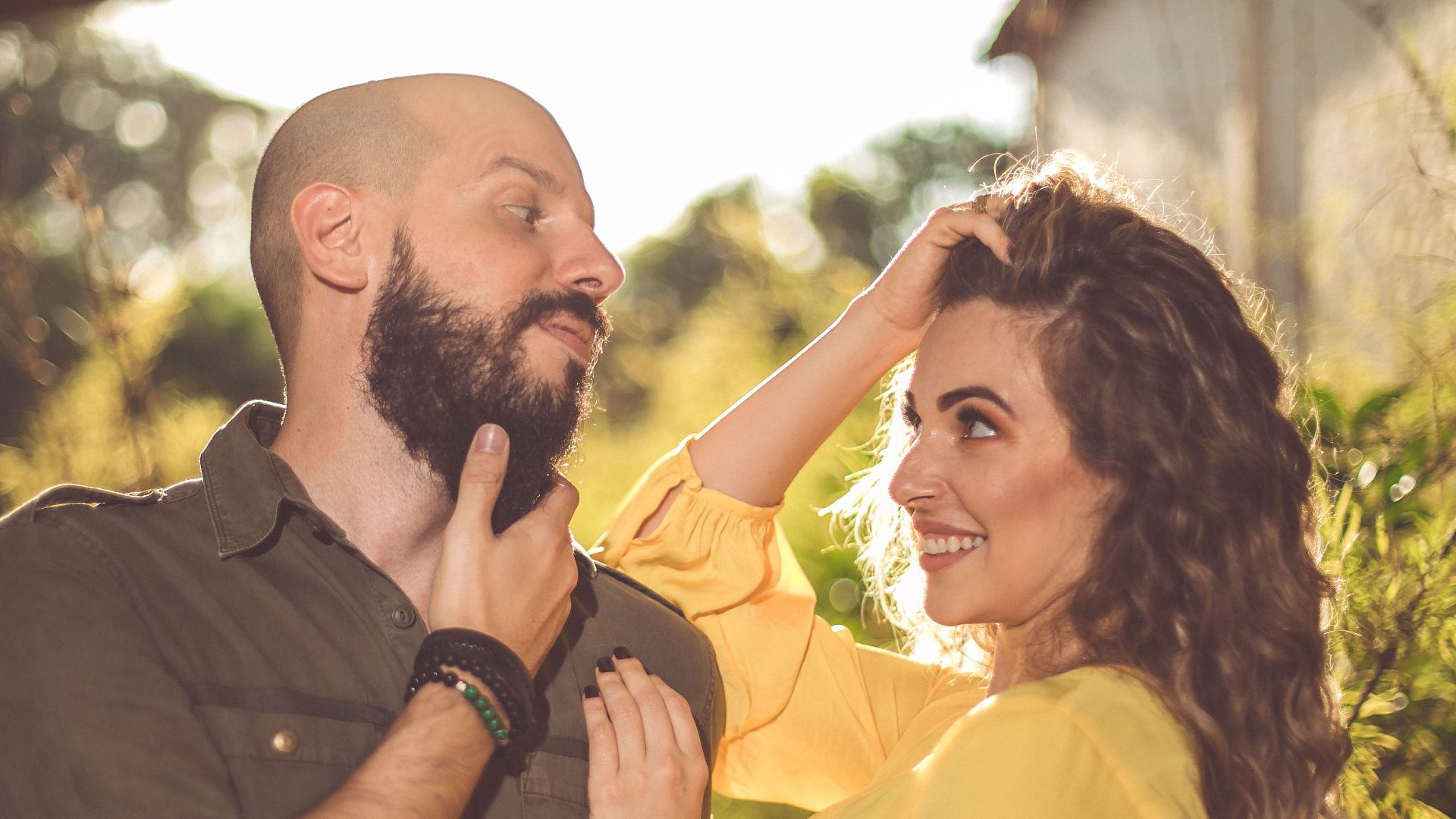 Les contraires s’attirent-ils ? 10 raisons pour lesquelles il vaut mieux sortir avec quelqu’un qui ne vous ressemble pas… et 10 raisons pour lesquelles ce n’est pas le cas