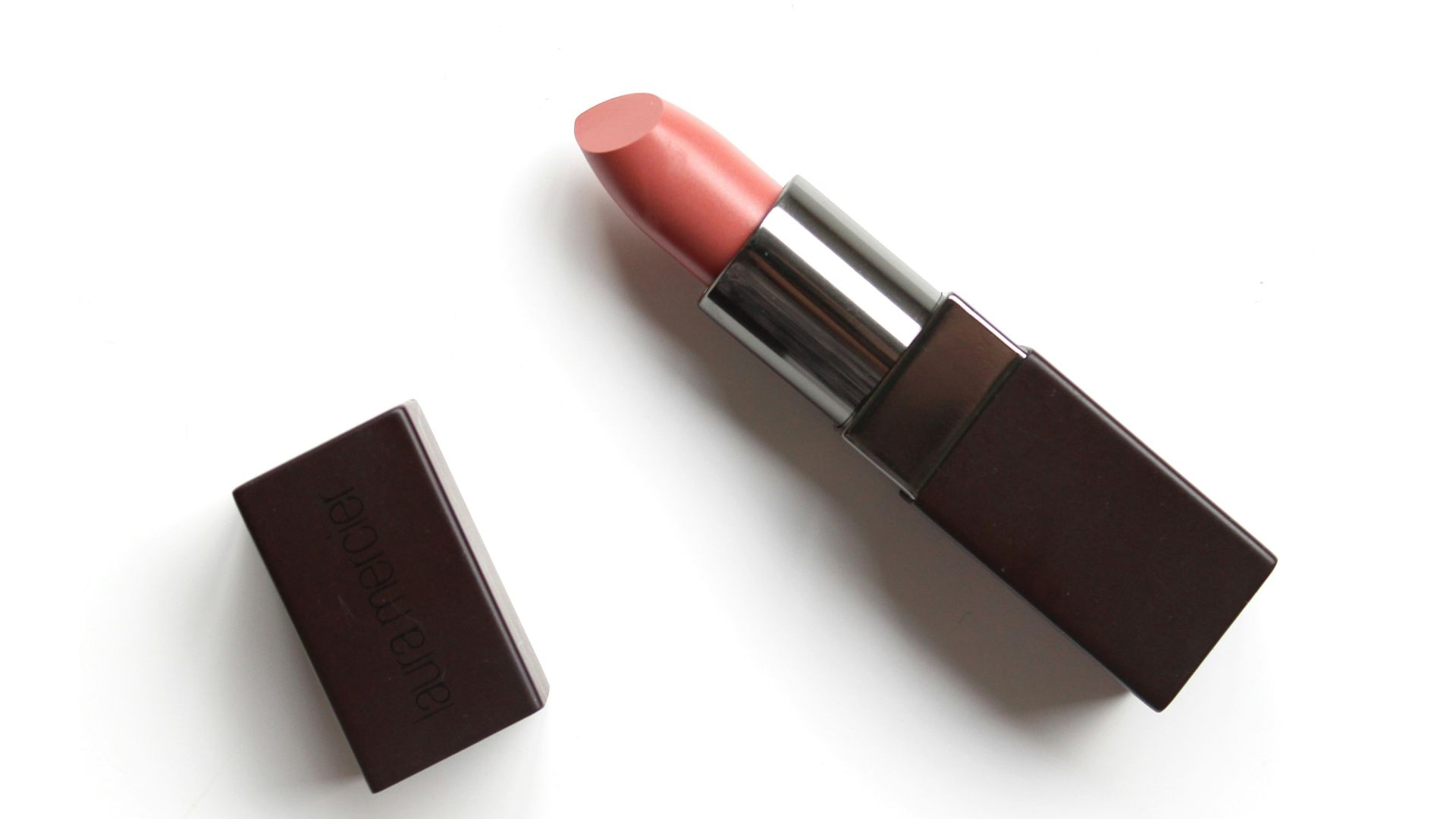 14. Rouge à lèvres audacieux