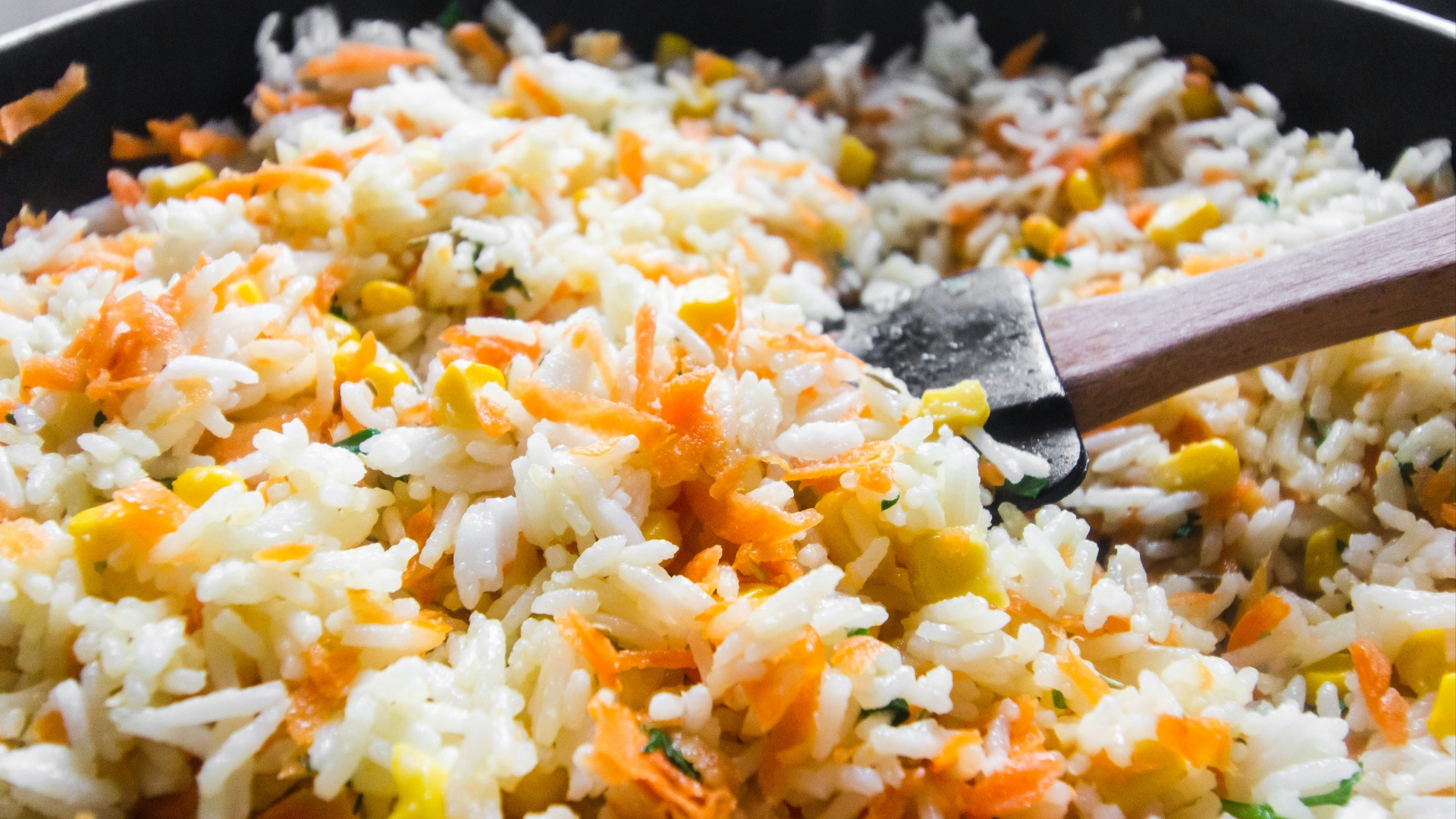 3. On peut tout à fait utiliser une fourchette pour manger du riz