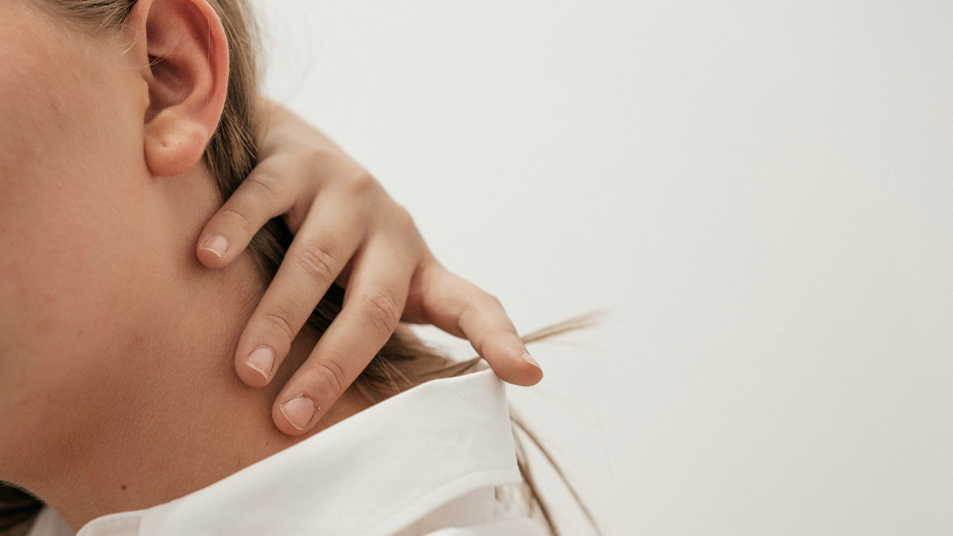 4. Tension à l'arrière du cou