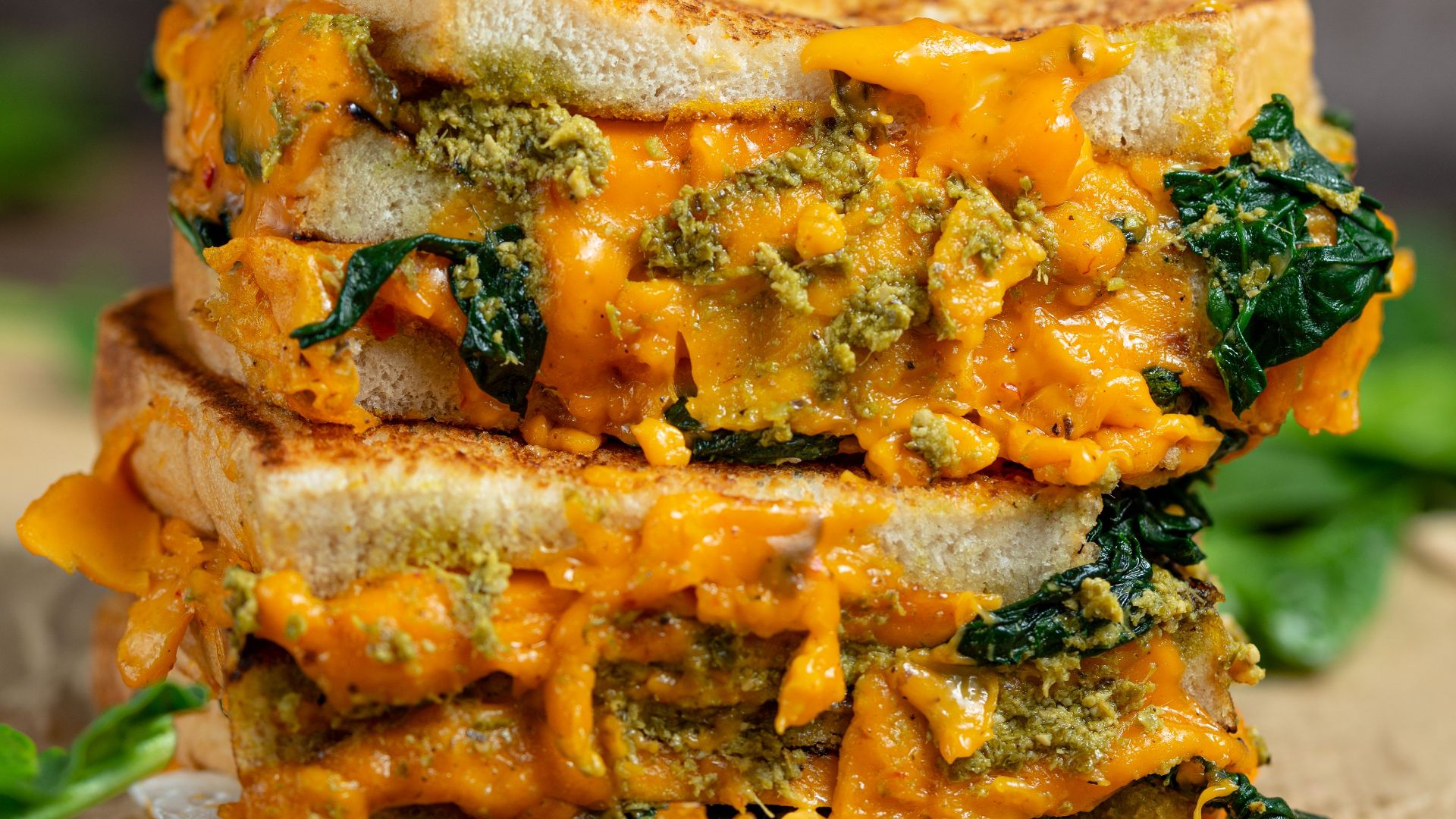 4. Sandwich au fromage fondu au saag paneer