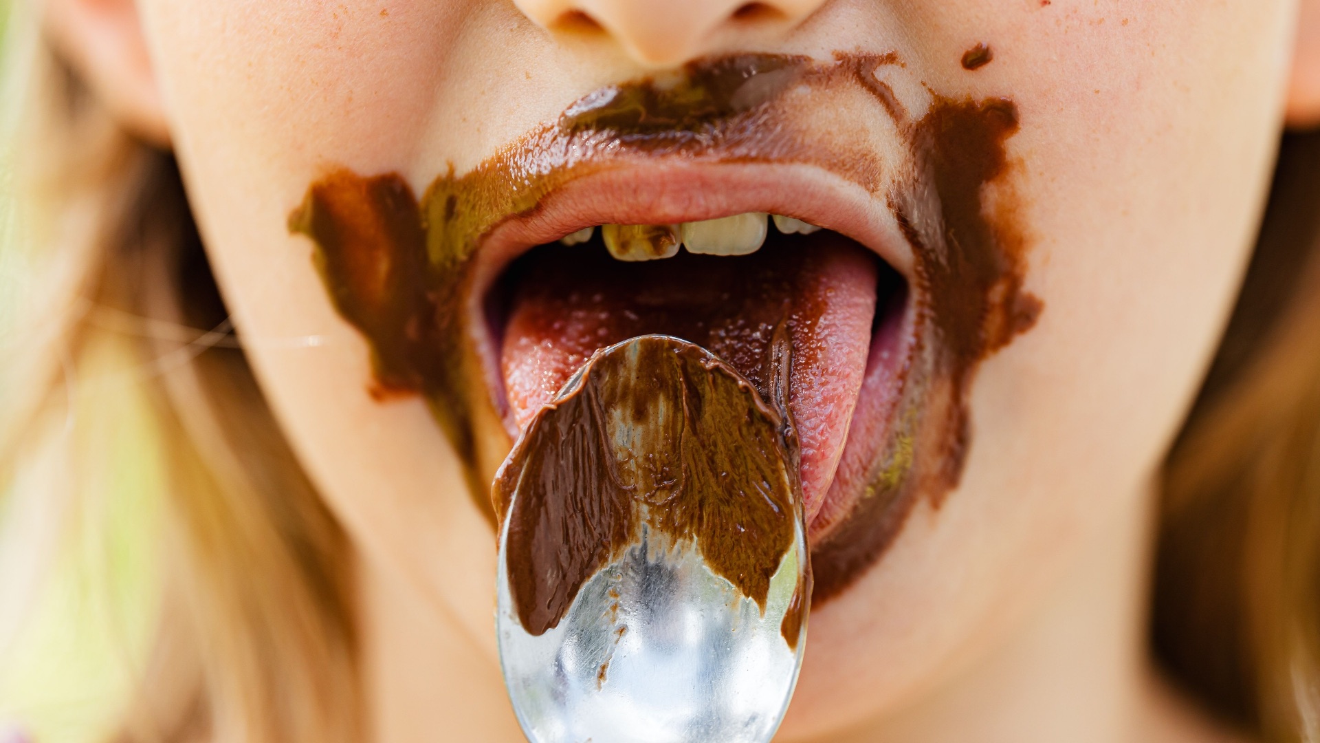 1. Les gens qui mâchent la bouche ouverte