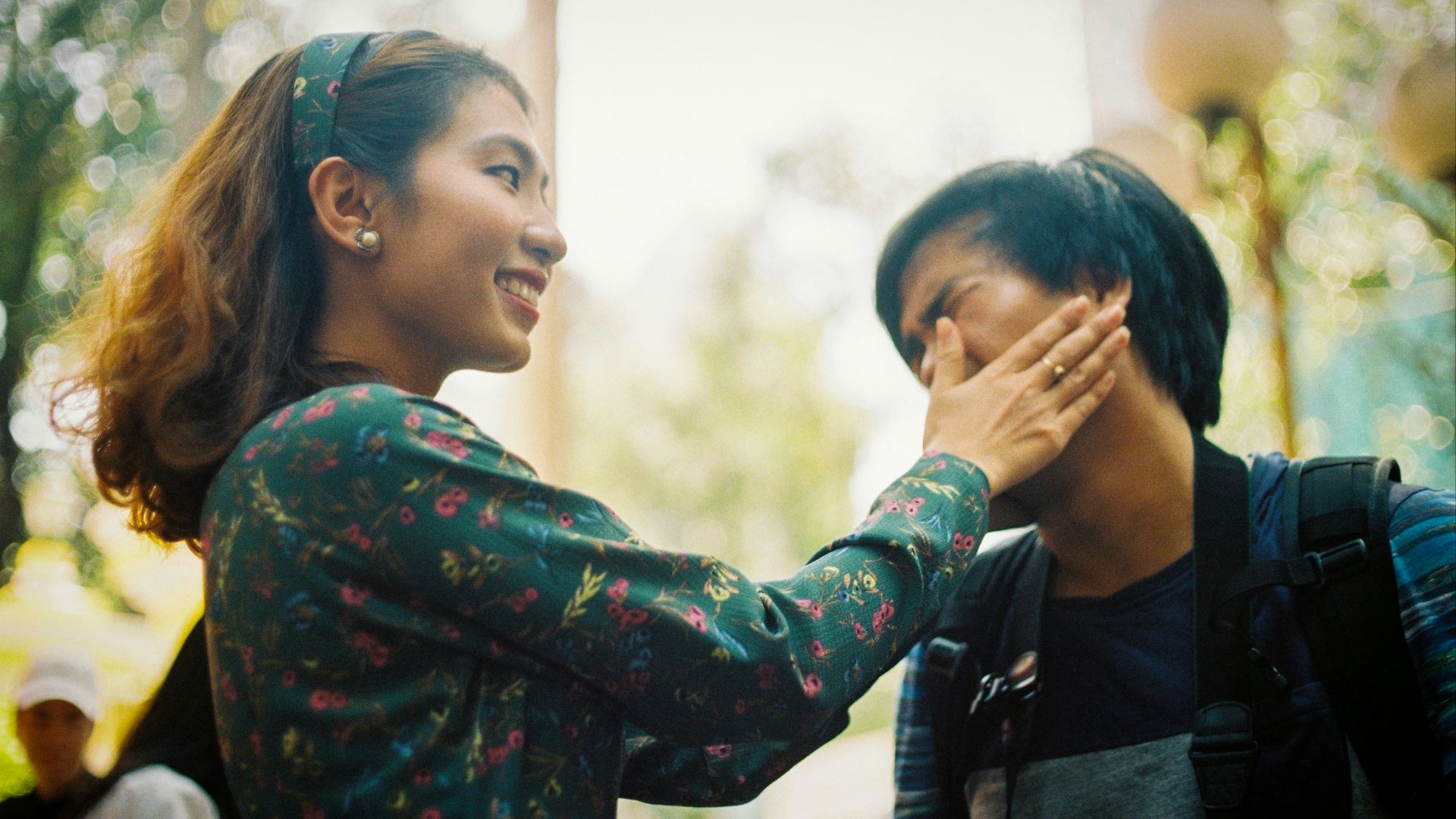 13. Leurs compliments sont précis